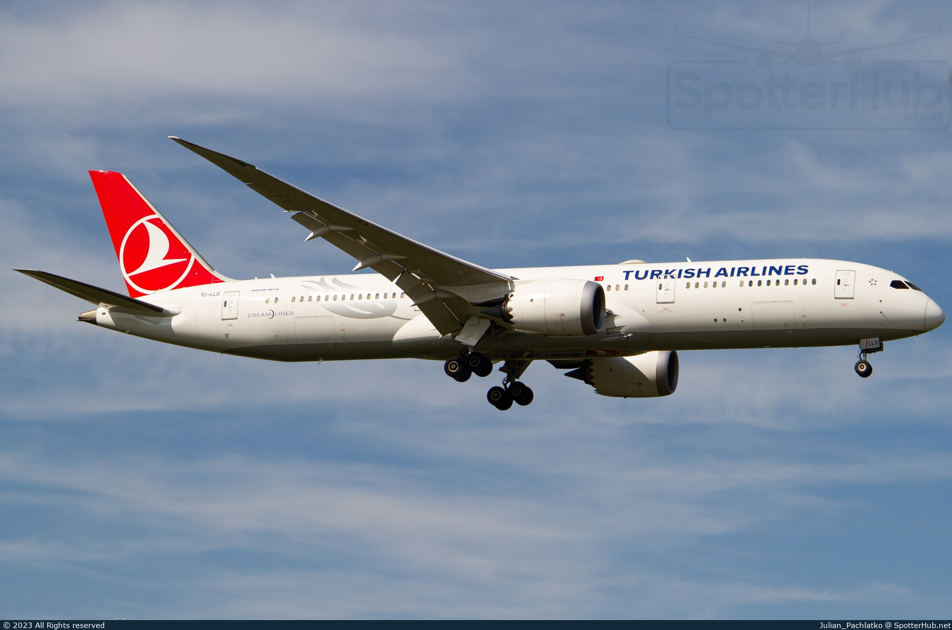 Photo of TC-LLO - Boeing 787-9 Dreamliner operated by Turkish Airlines