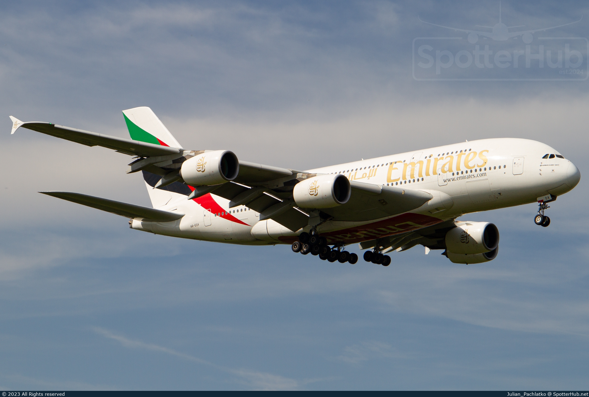 Photo of A6-EOV - Airbus A380-861 operated by Emirates