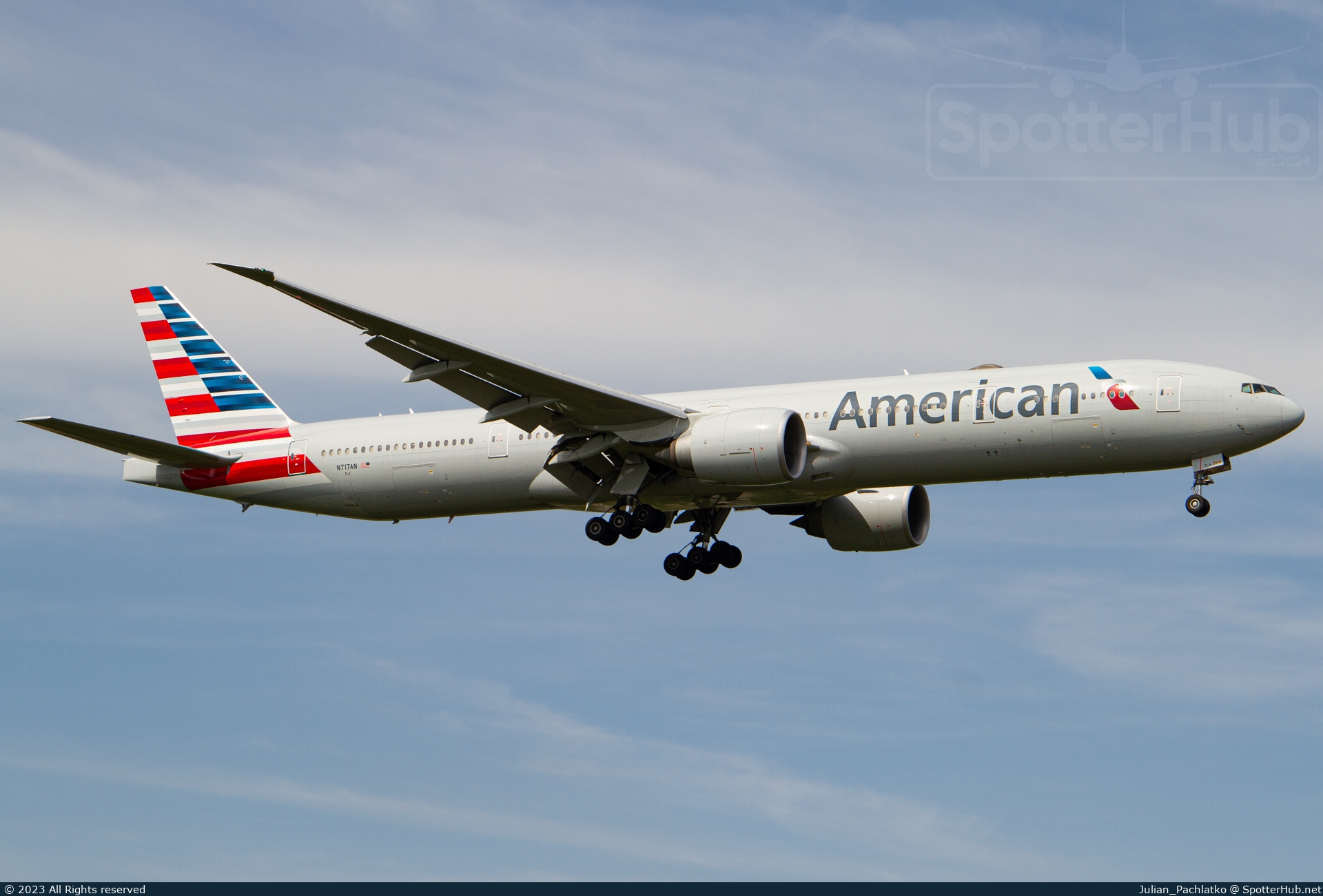 Photo of N717AN - Boeing 777-323(ER) operated by American Airlines