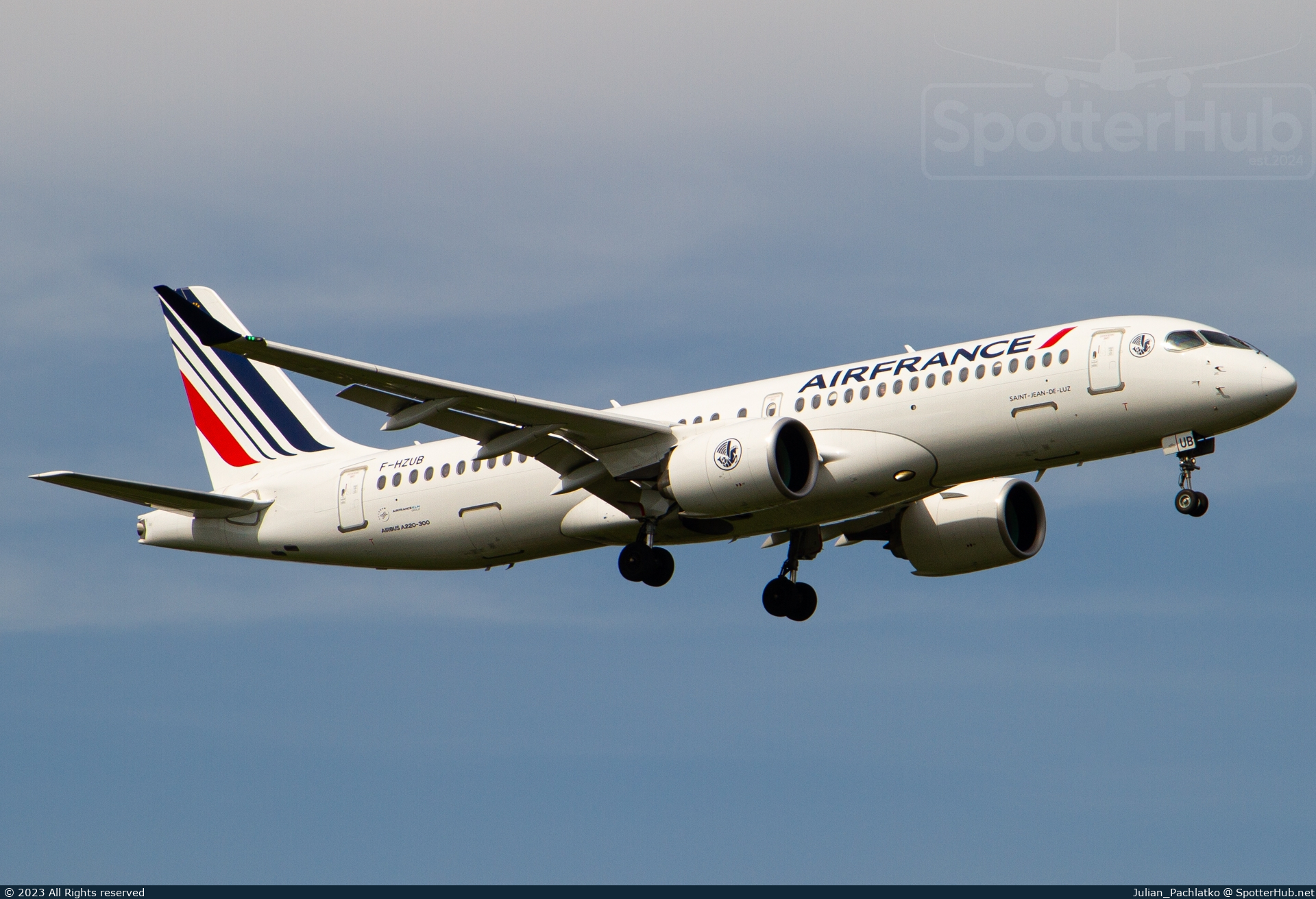 Photo of F-HZUB - Airbus A220-300 operated by Air France
