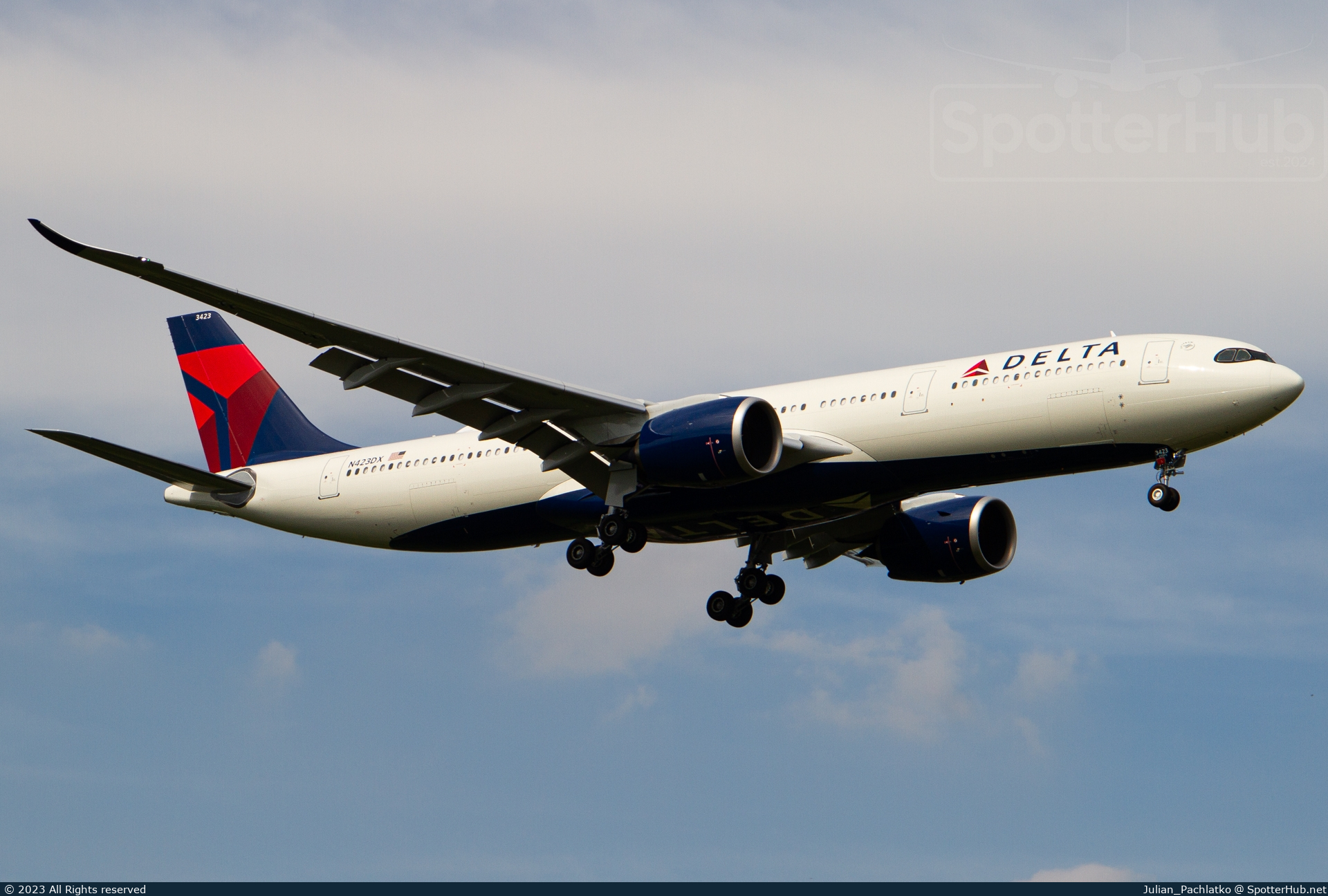 Photo of N423DX - Airbus A330-941 operated by Delta Air Lines