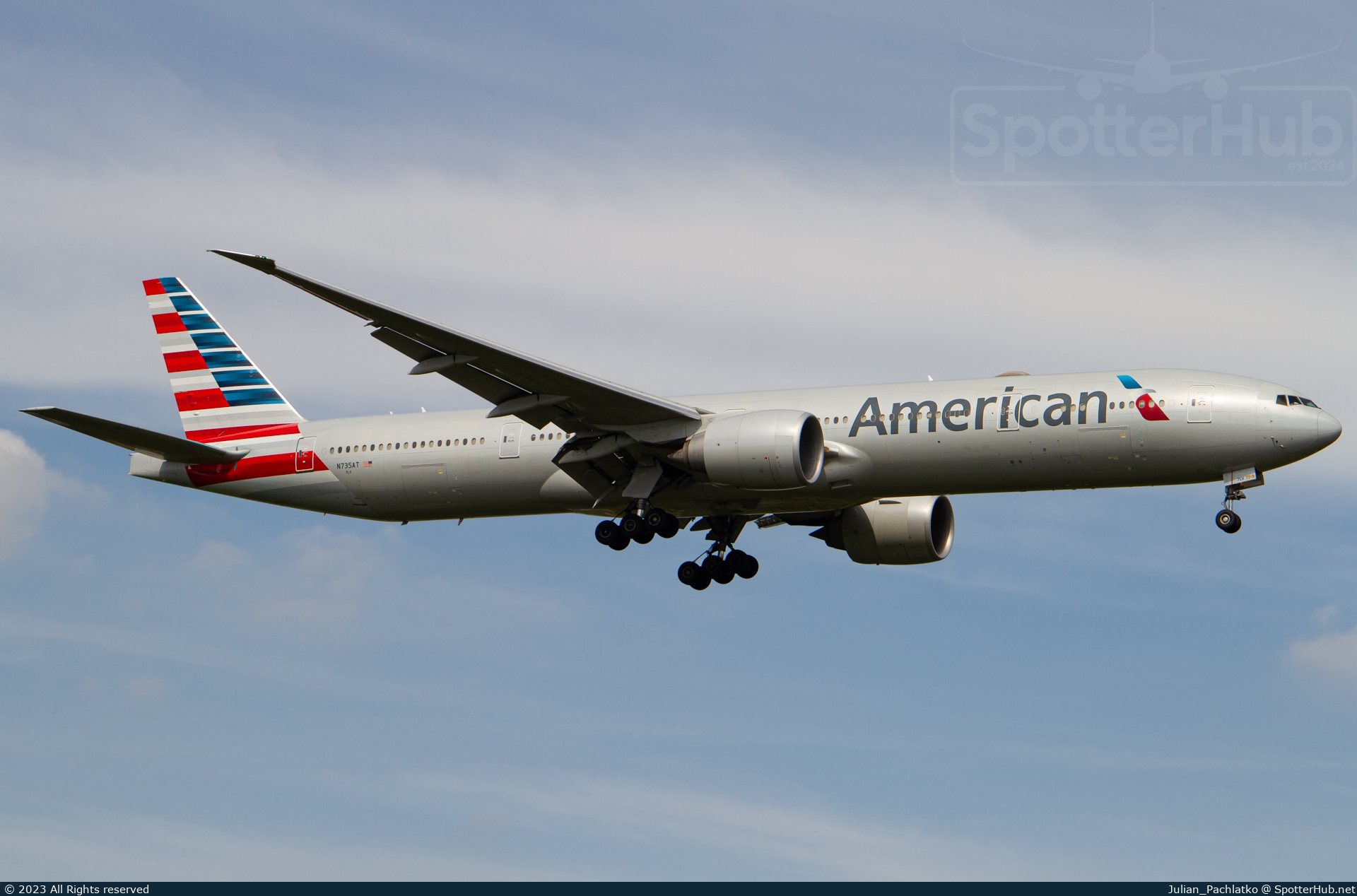 Photo of N735AT - Boeing 777-323(ER) operated by American Airlines
