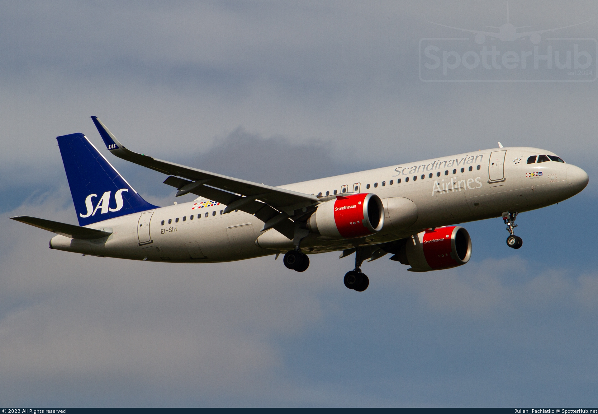 Photo of EI-SIH - Airbus A320-251N operated by SAS Connect