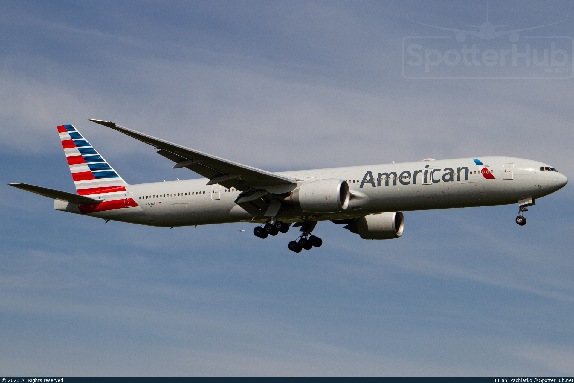 Photo of N726AN - Boeing 777-323(ER) operated by American Airlines