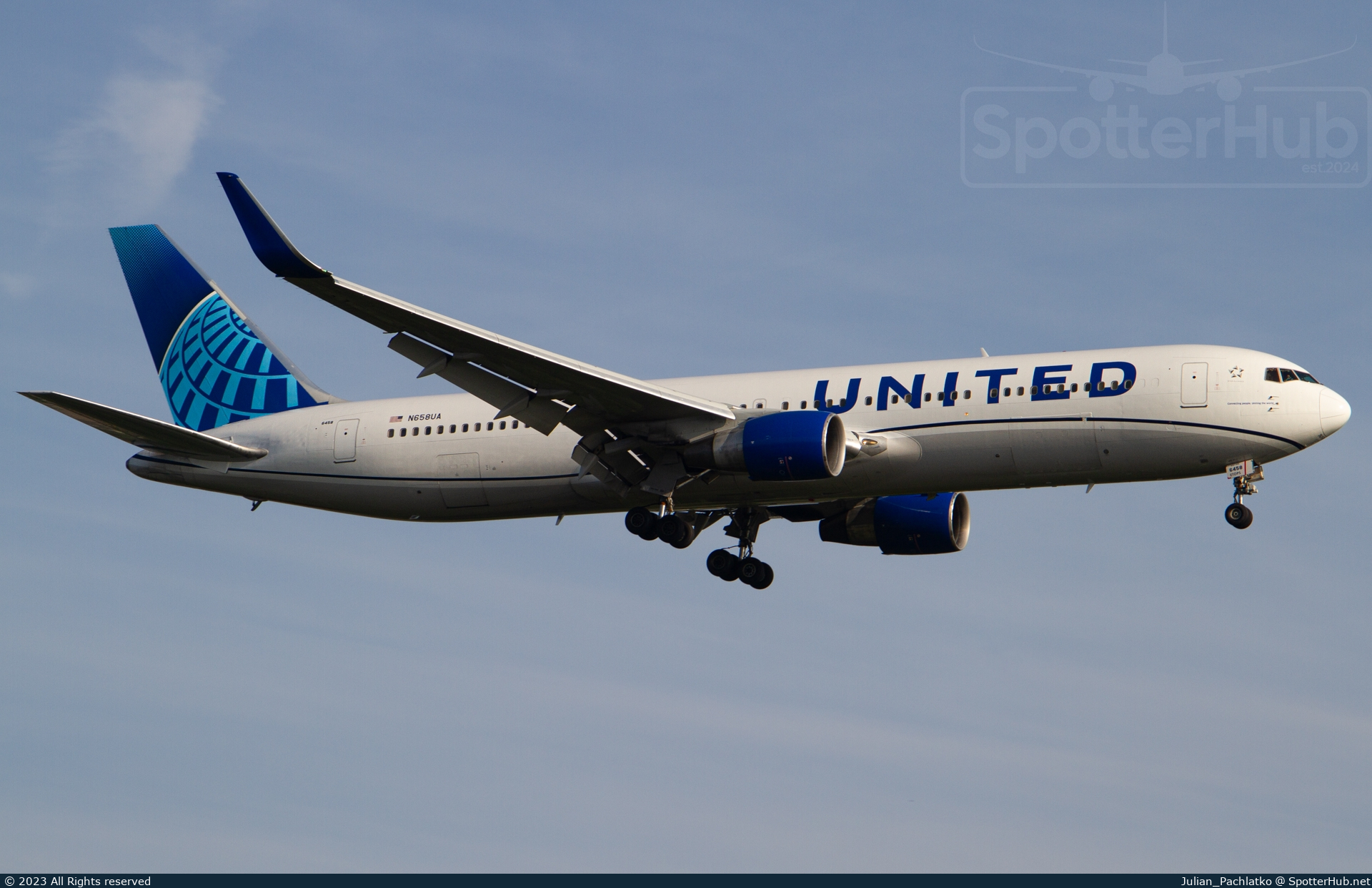 Photo of N658UA - Boeing 767-322(ER) operated by United Airlines