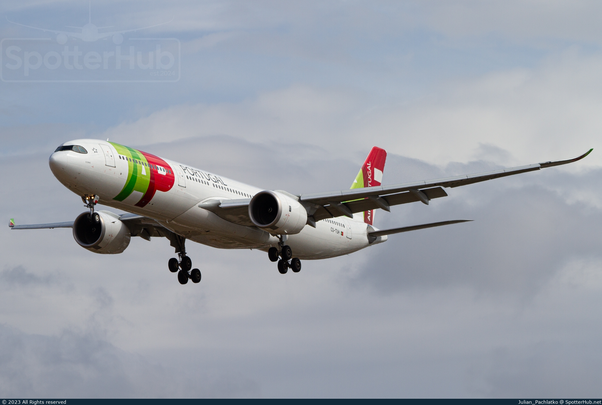 Photo of CS-TUH - Airbus A330-941 operated by TAP Air Portugal