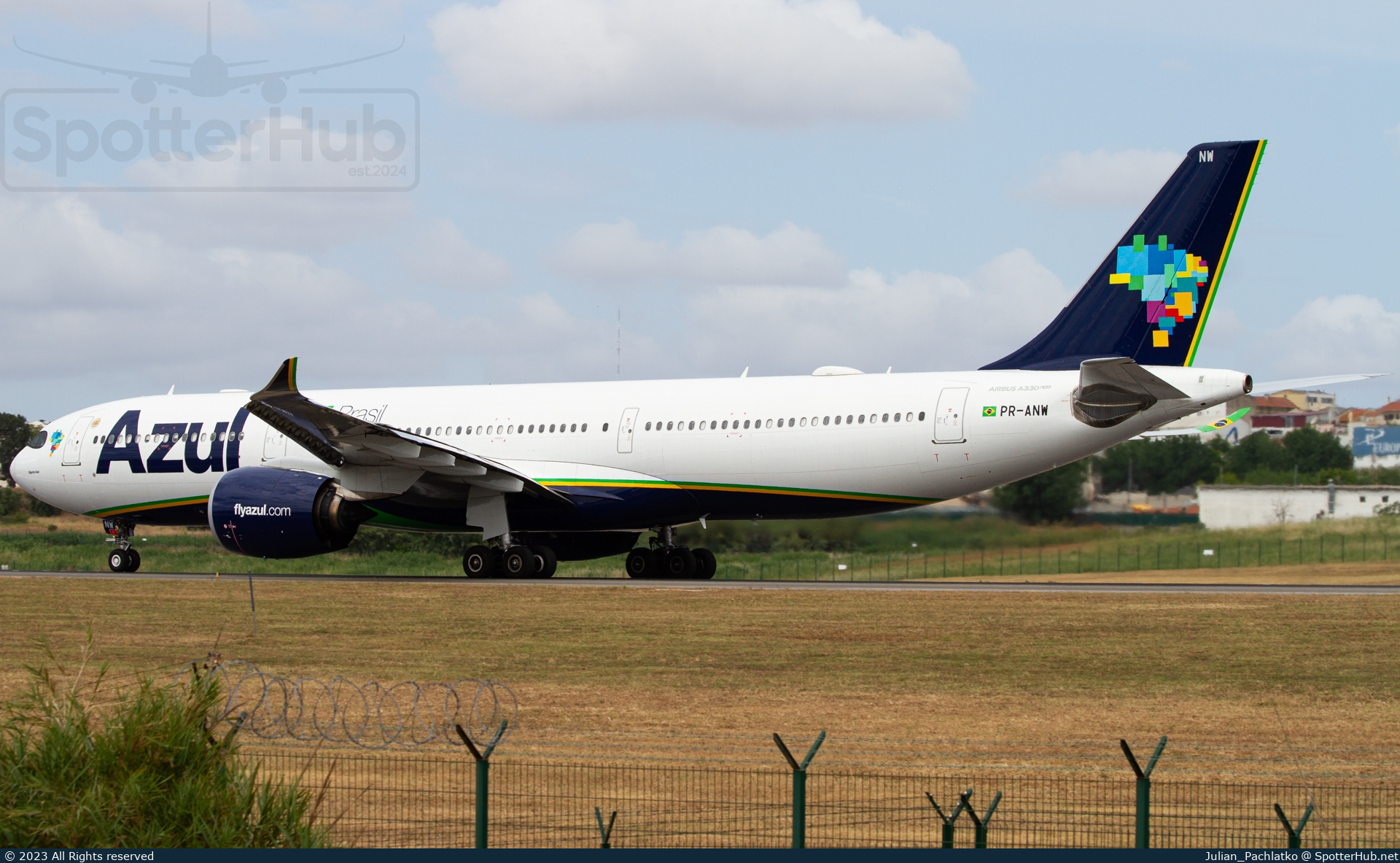 Photo of PR-ANW - Airbus A330-941 operated by Azul
