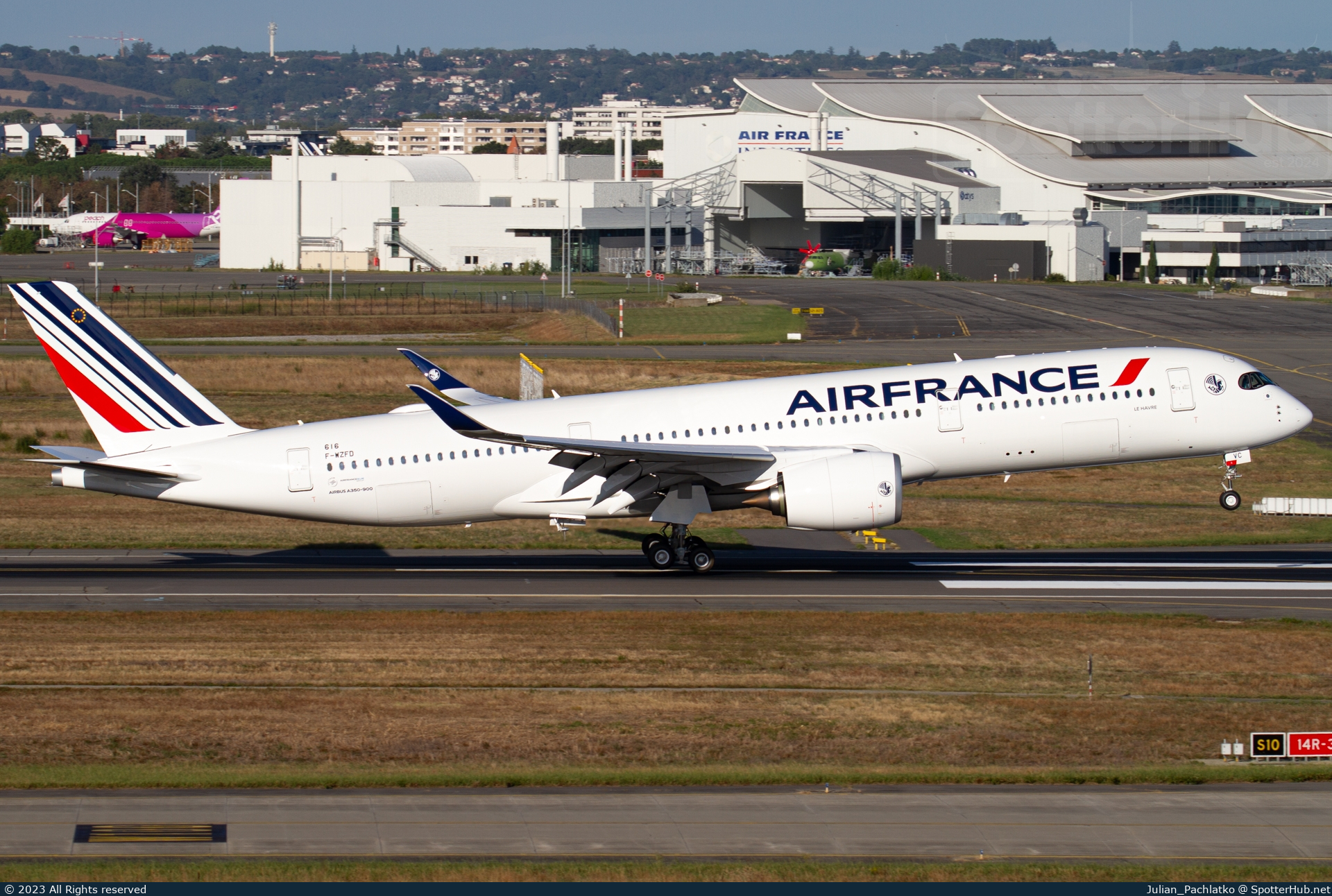 Photo of F-WZFD - Airbus A350-941 operated by Air France