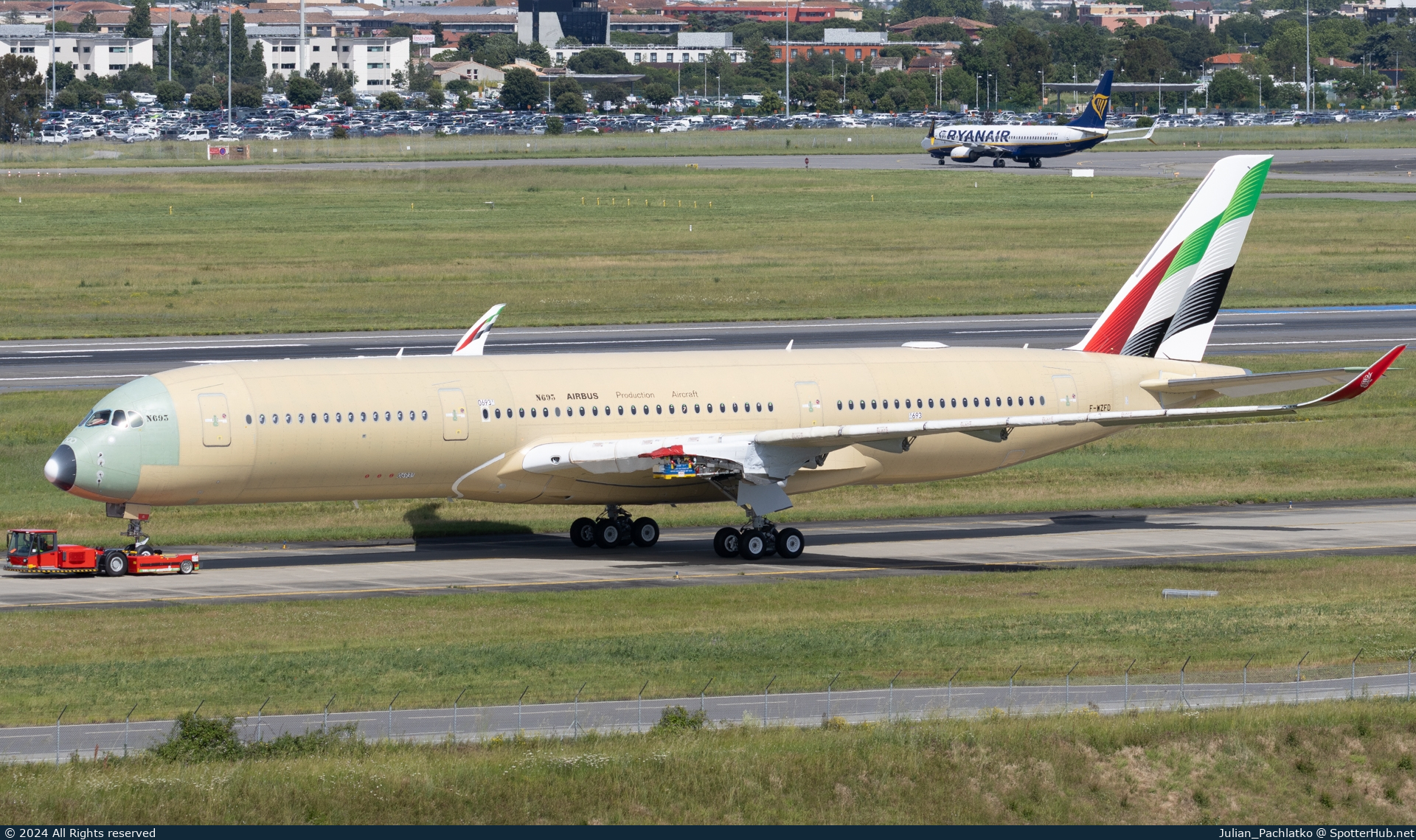 Photo of F-WZFD - Airbus A350-941 operated by Emirates
