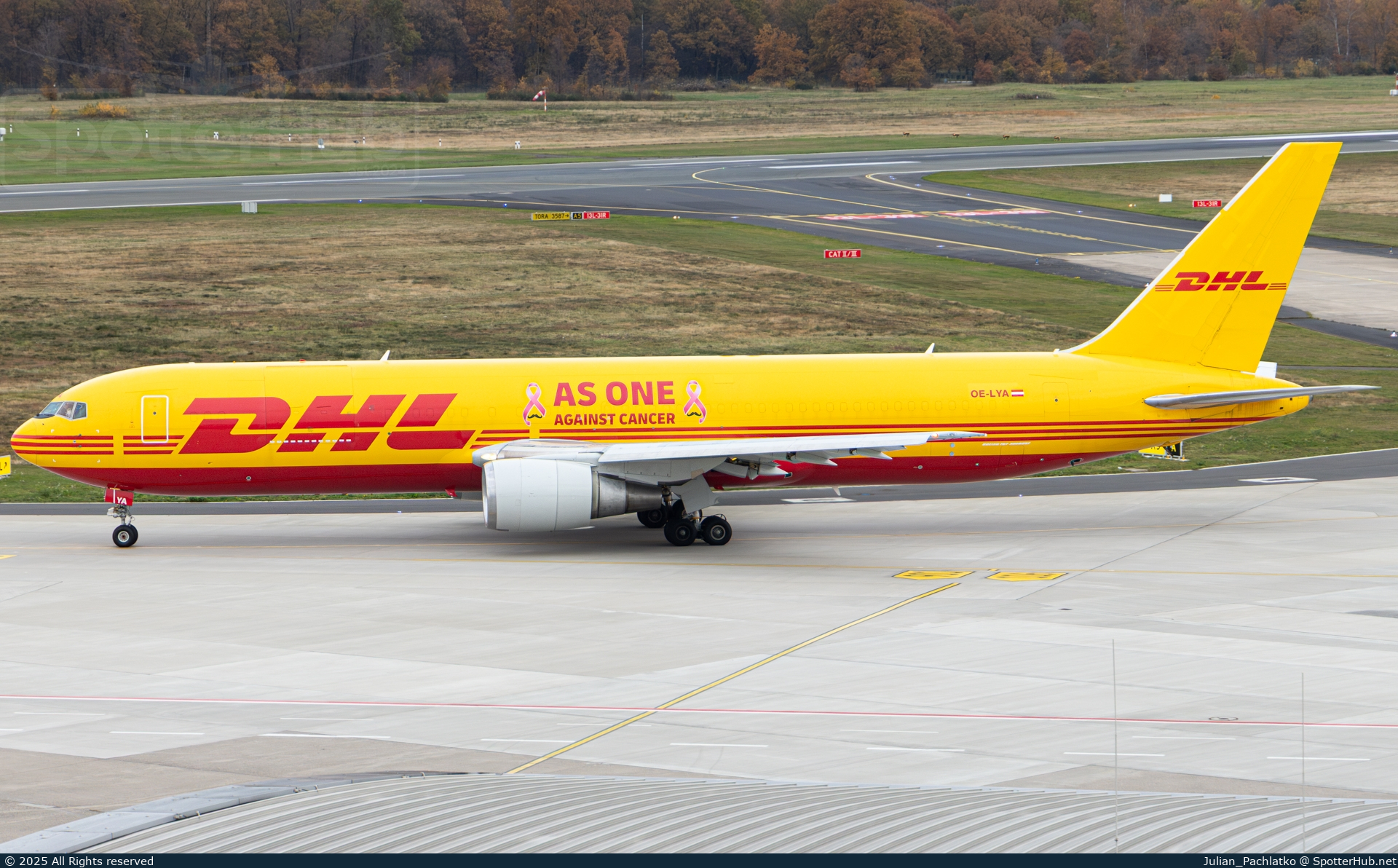 Photo of OE-LYA - Boeing 767-3Q8(ER)(BDSF) operated by DHL Air Austria