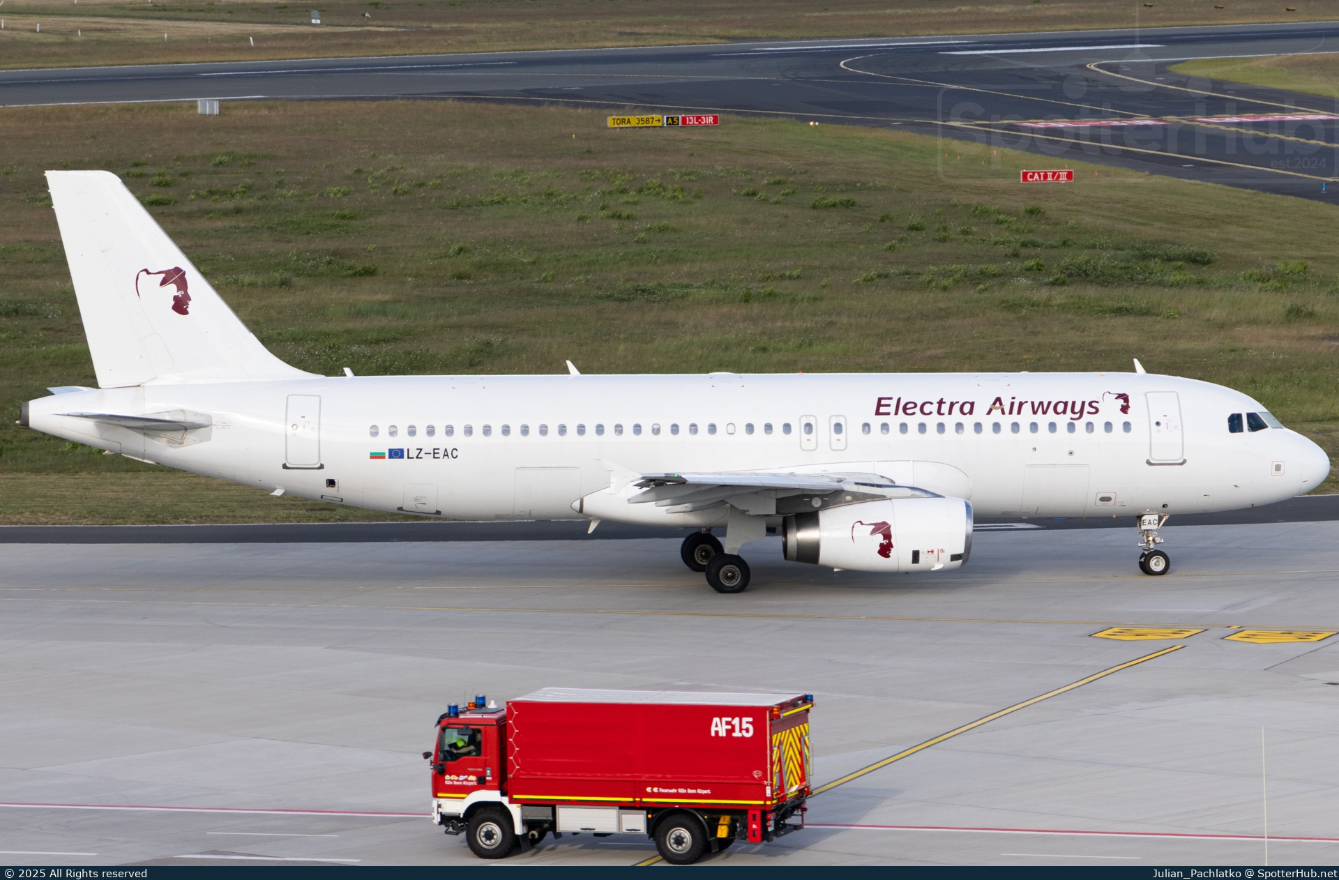 Photo of LZ-EAC - Airbus A320-232 operated by Electra Airways