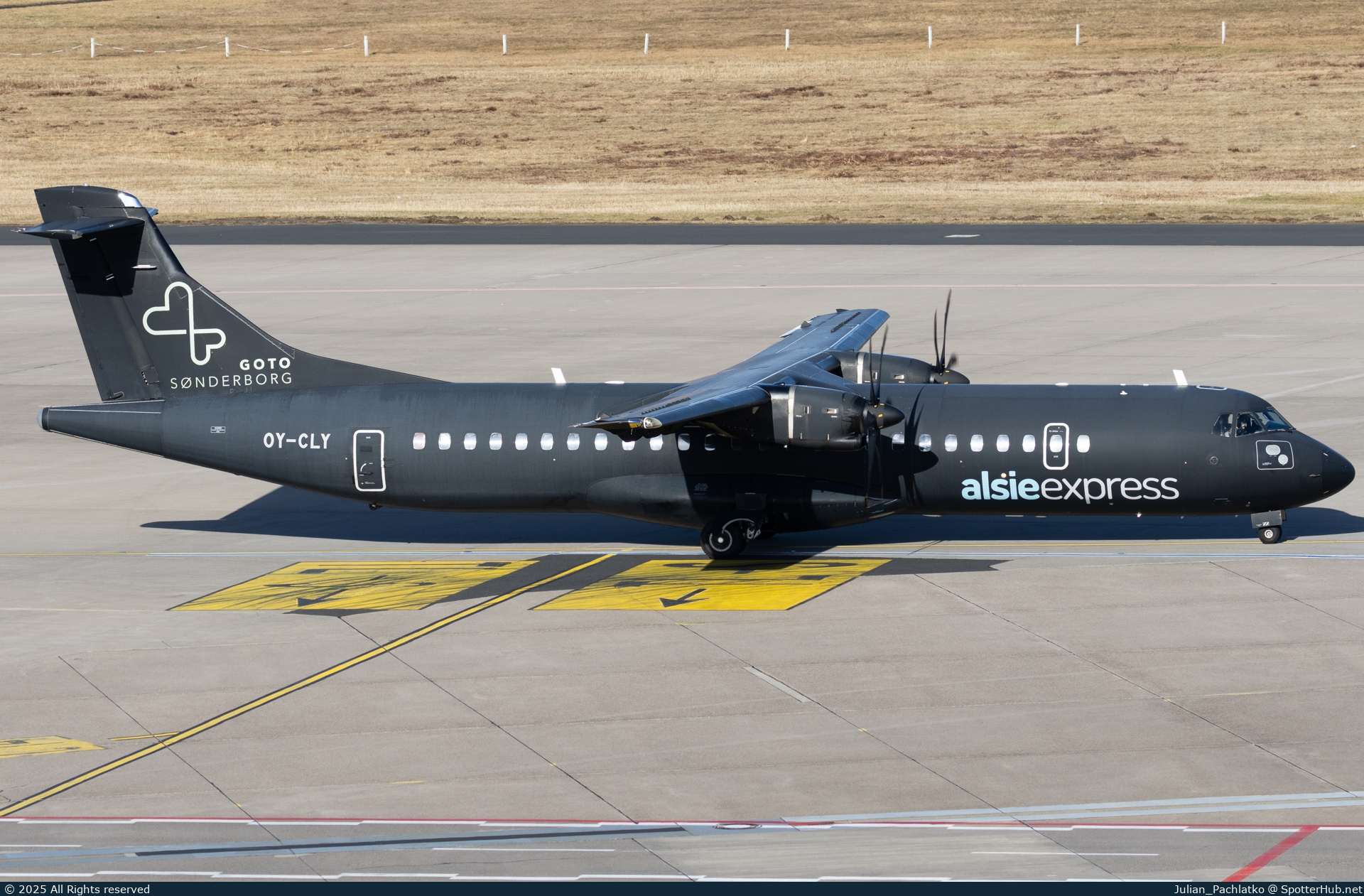 Photo of OY-CLY - ATR 72-500 operated by Alsie Express