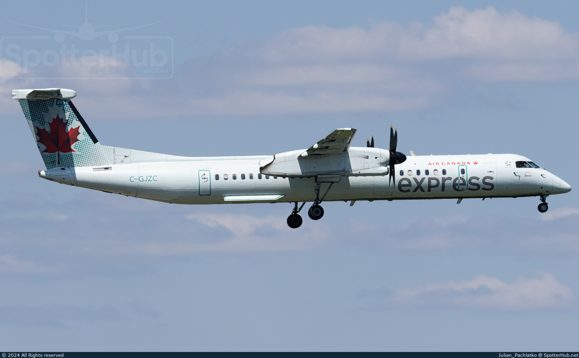 Photo of C-GJZC - Bombardier DHC-8-402 Dash 8 Q400 operated by Air Canada Express (opb Jazz Air)