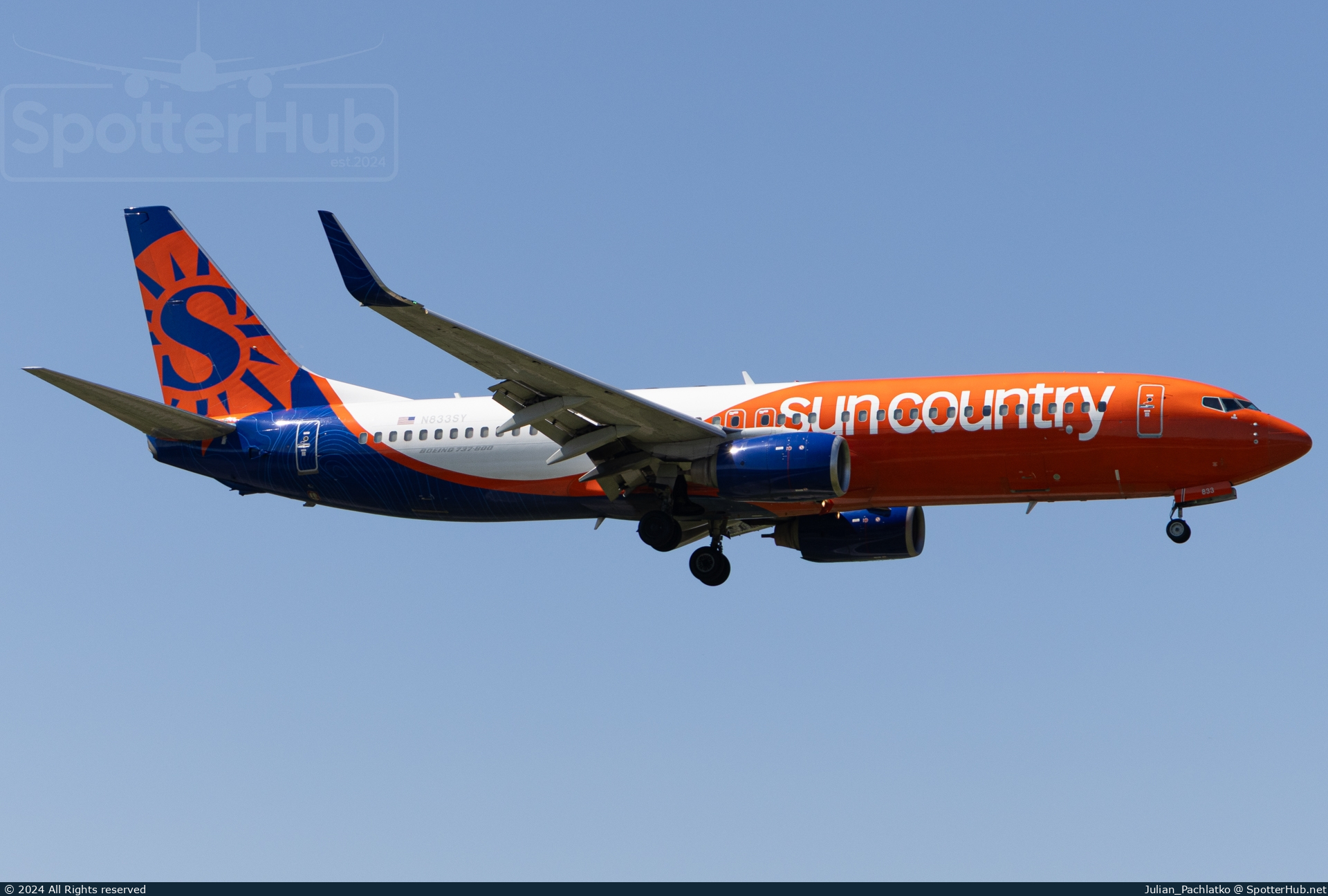 Photo of N833SY - Boeing 737-8KN operated by Sun Country Airlines
