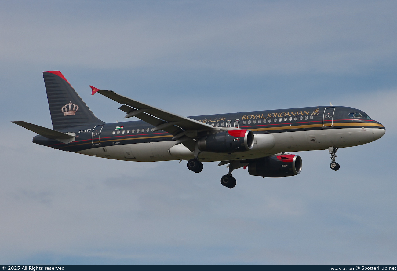 Photo of JY-AYU - Airbus A320-232 operated by Royal Jordanian Airlines