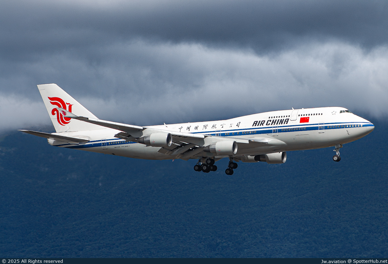 Photo of B-2472 - Boeing 747-4J6 operated by Air China