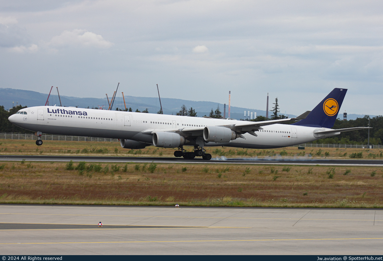 Photo of D-AIHY - Airbus A340-642 operated by Lufthansa