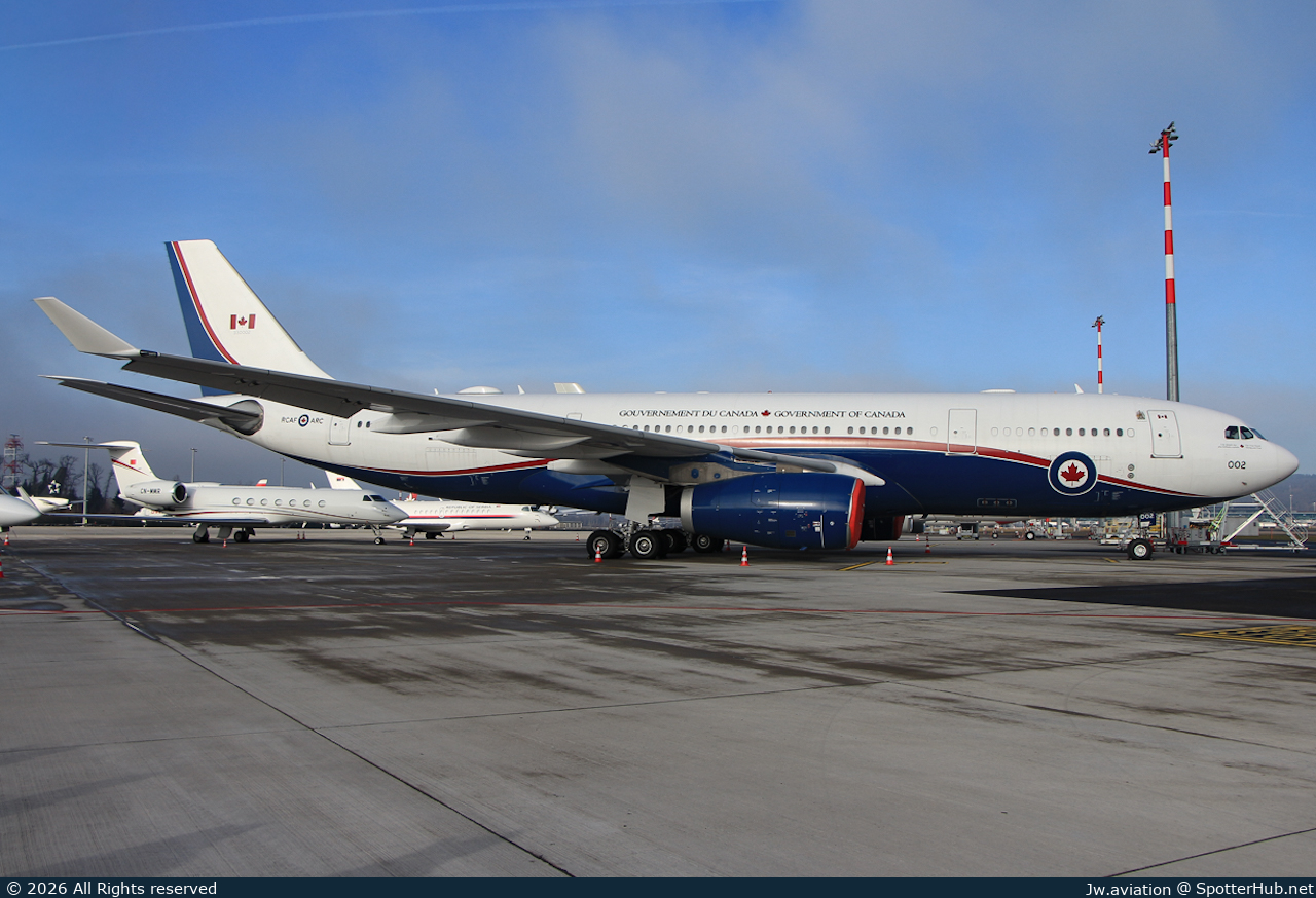 Photo of 330002 - Airbus CC-330 Husky operated by Royal Canadian Air Force