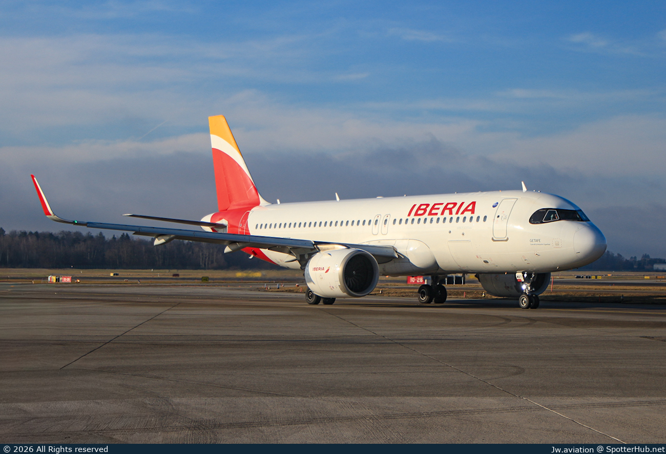 Photo of EC-MXY - Airbus A320-251N operated by Iberia
