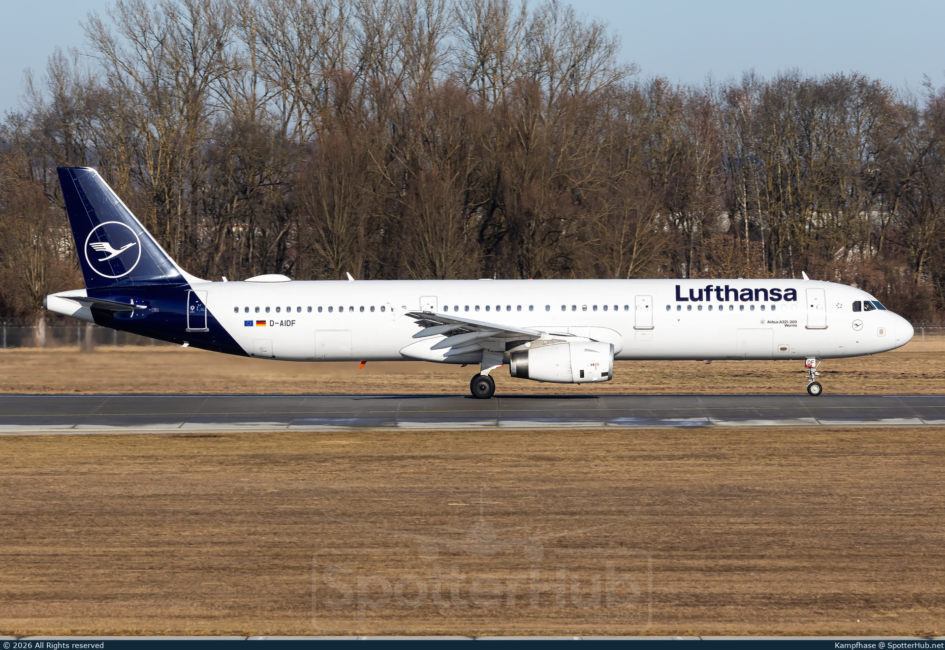 Photo of D-AIDF - Airbus A321-231 operated by Lufthansa