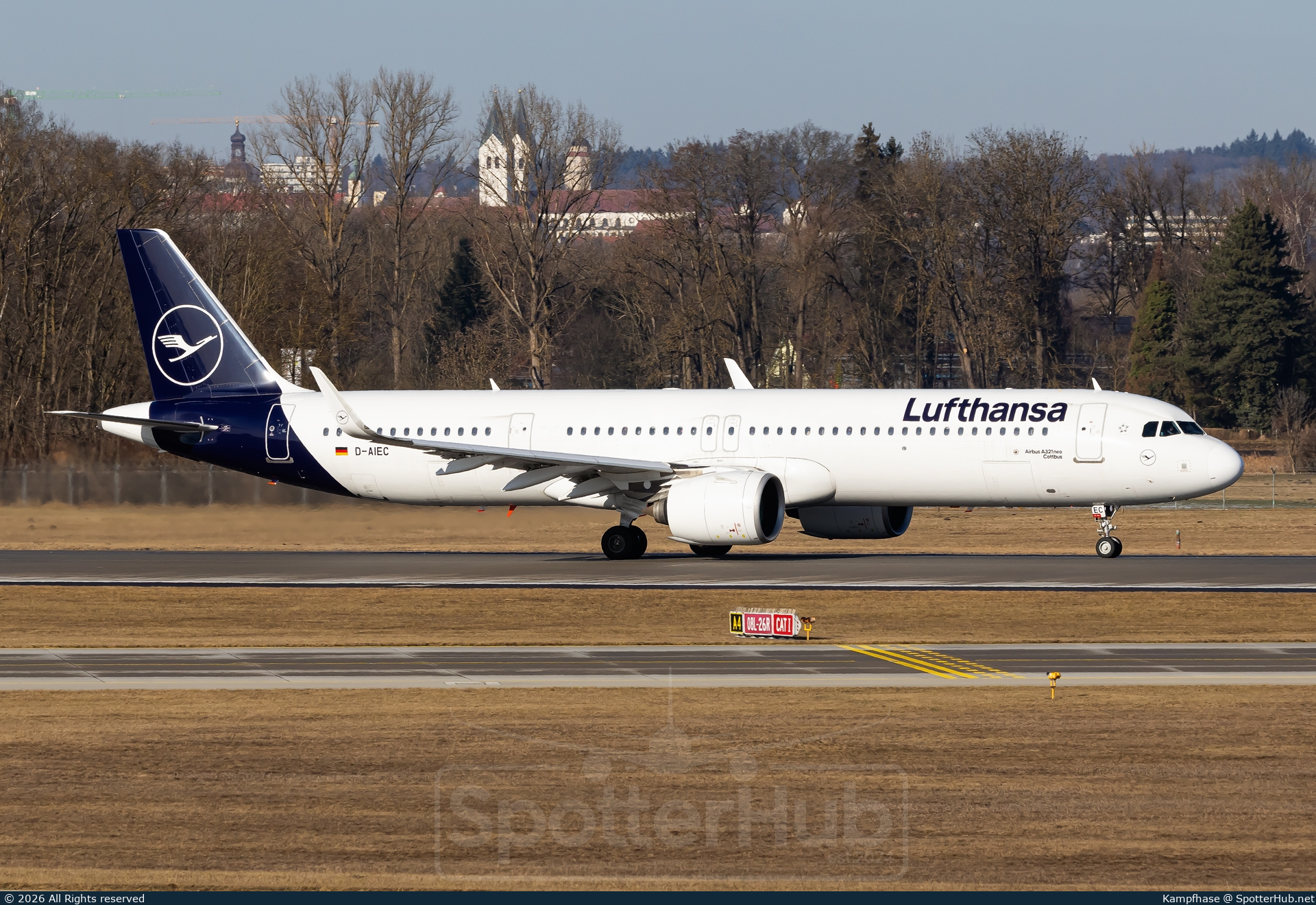 Photo of D-AIEC - Airbus A321-271NX operated by Lufthansa