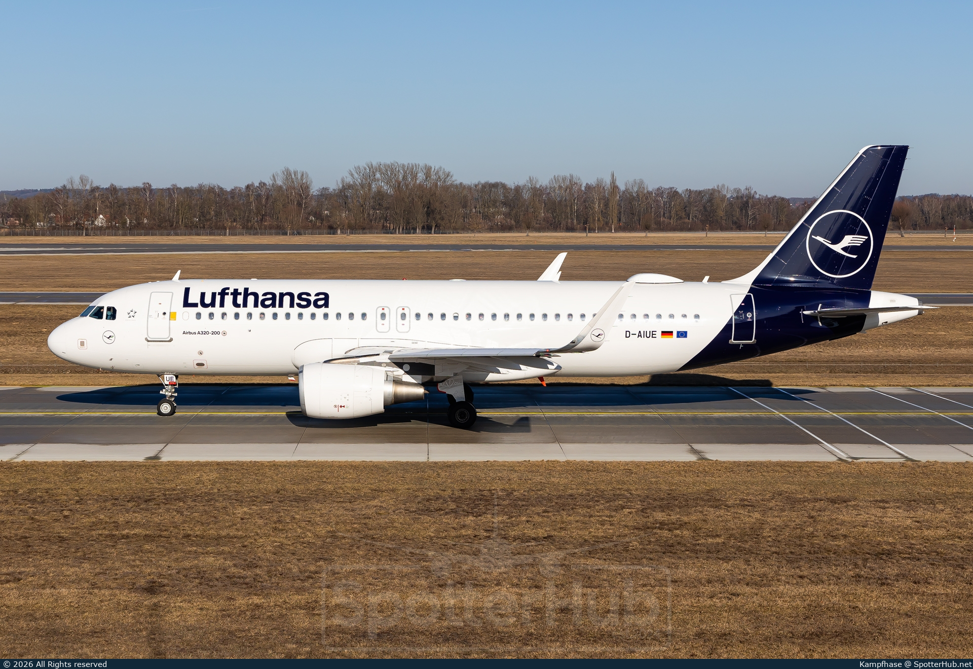 Photo of D-AIUE - Airbus A320-214 operated by Lufthansa