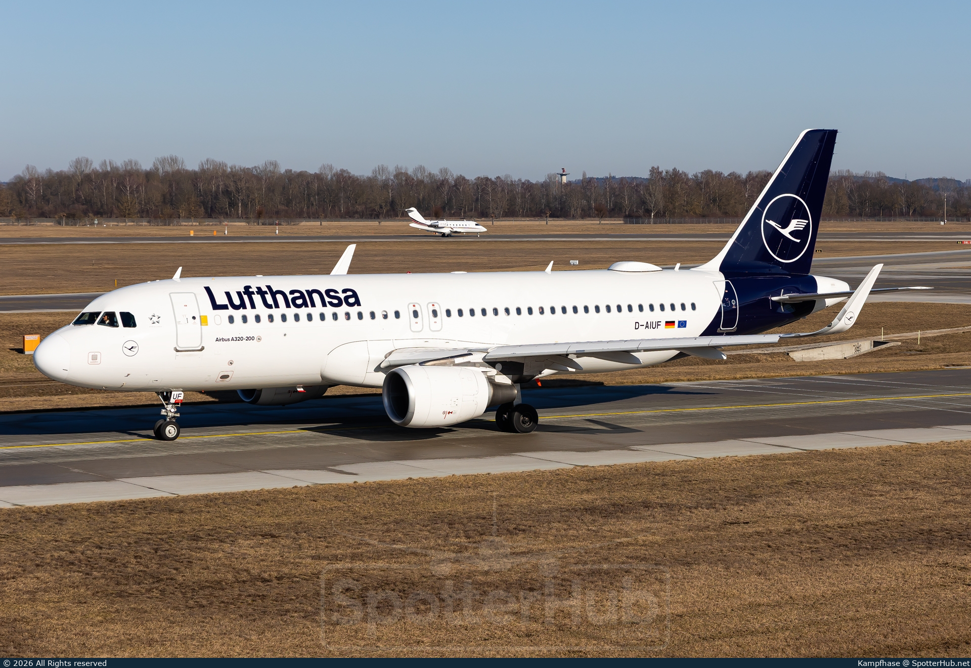 Photo of D-AIUF - Airbus A320-214 operated by Lufthansa
