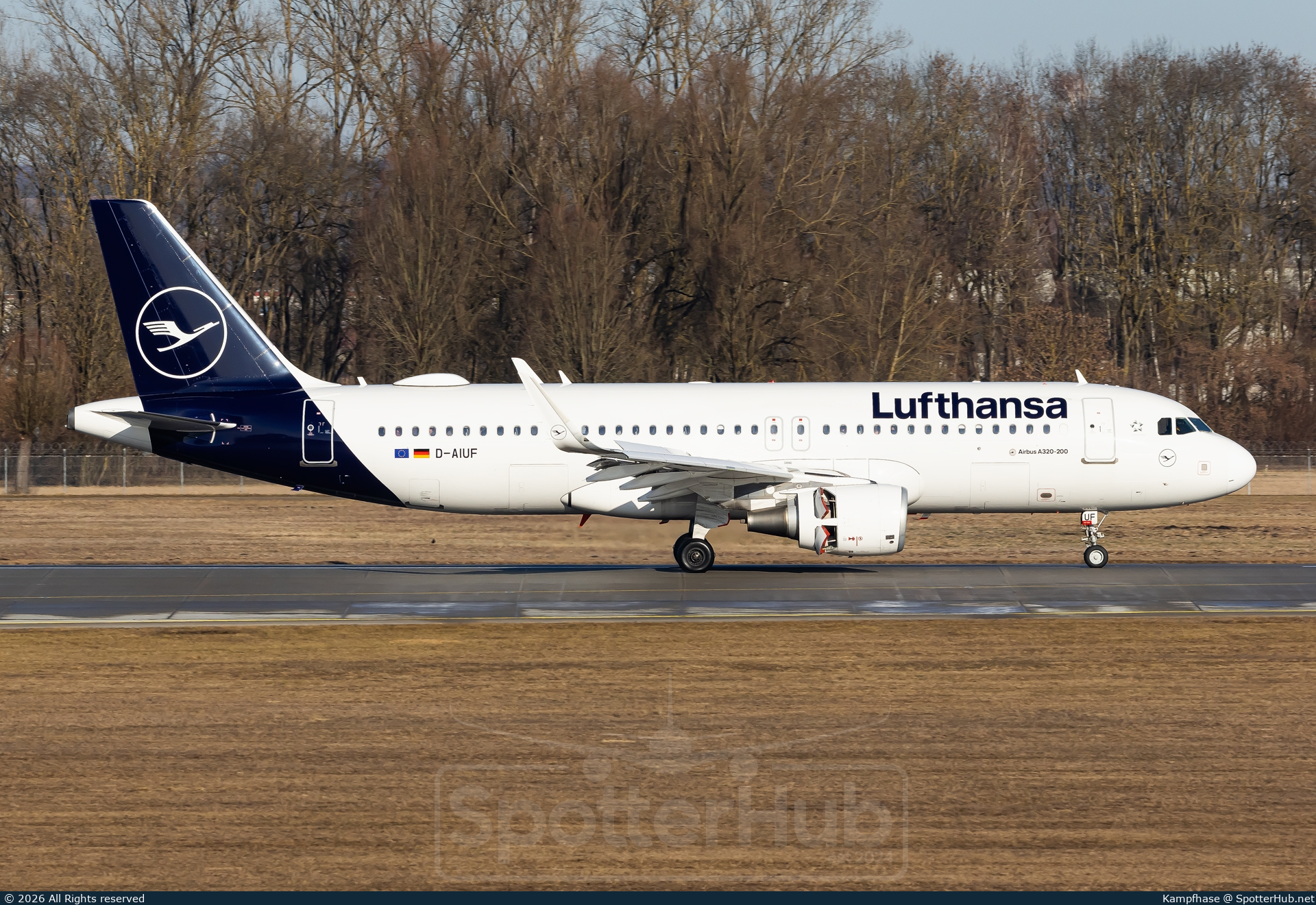 Photo of D-AIUF - Airbus A320-214 operated by Lufthansa
