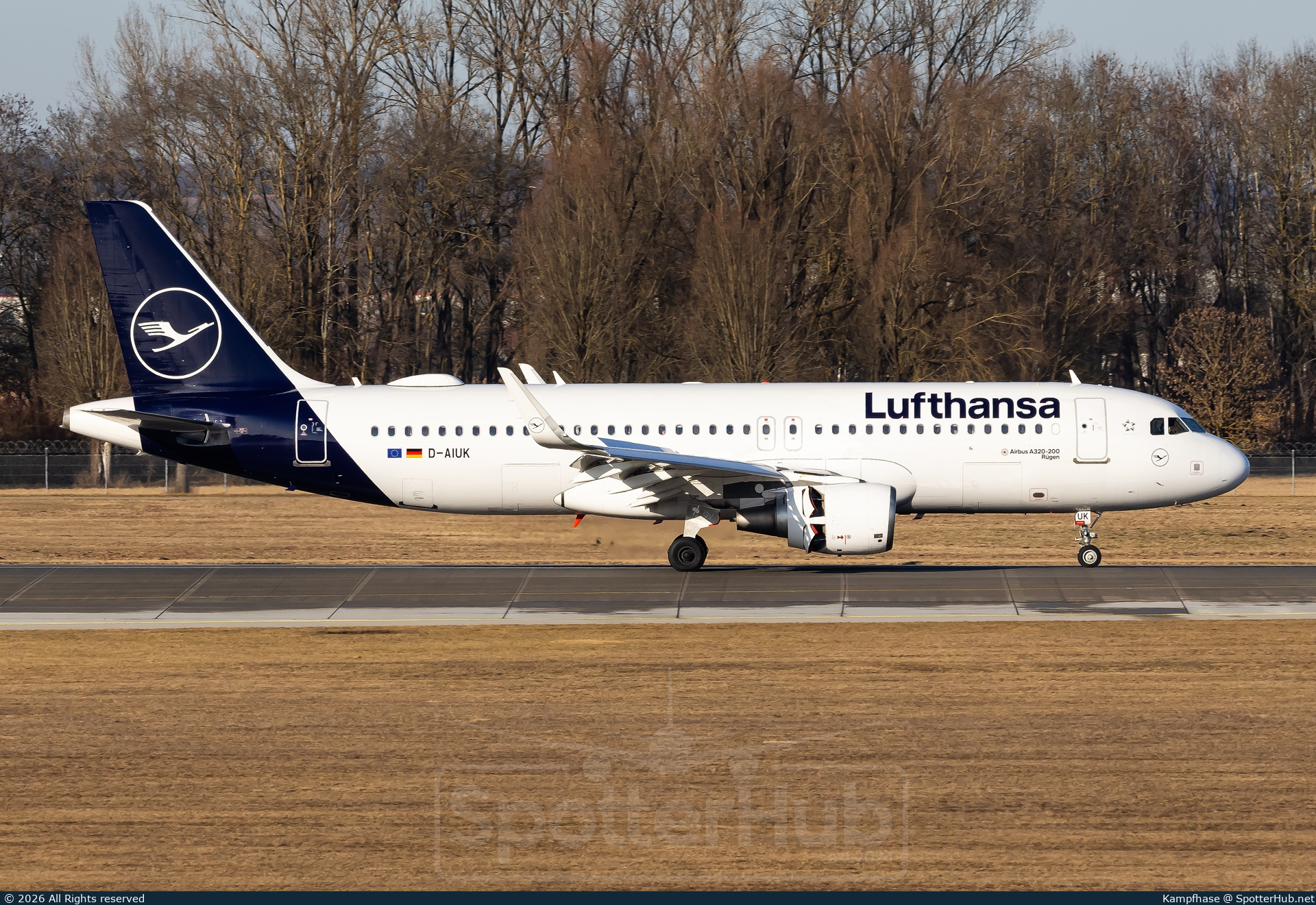 Photo of D-AIUK - Airbus A320-214 operated by Lufthansa