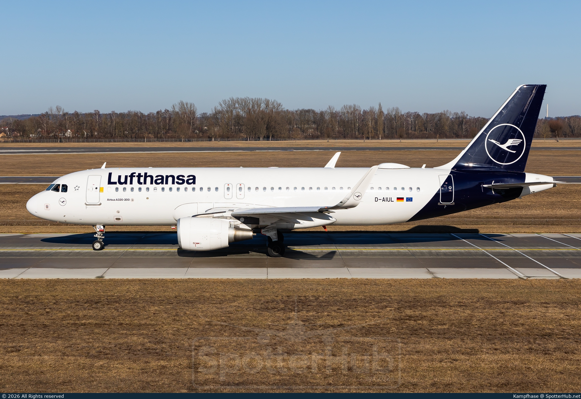Photo of D-AIUL - Airbus A320-214 operated by Lufthansa