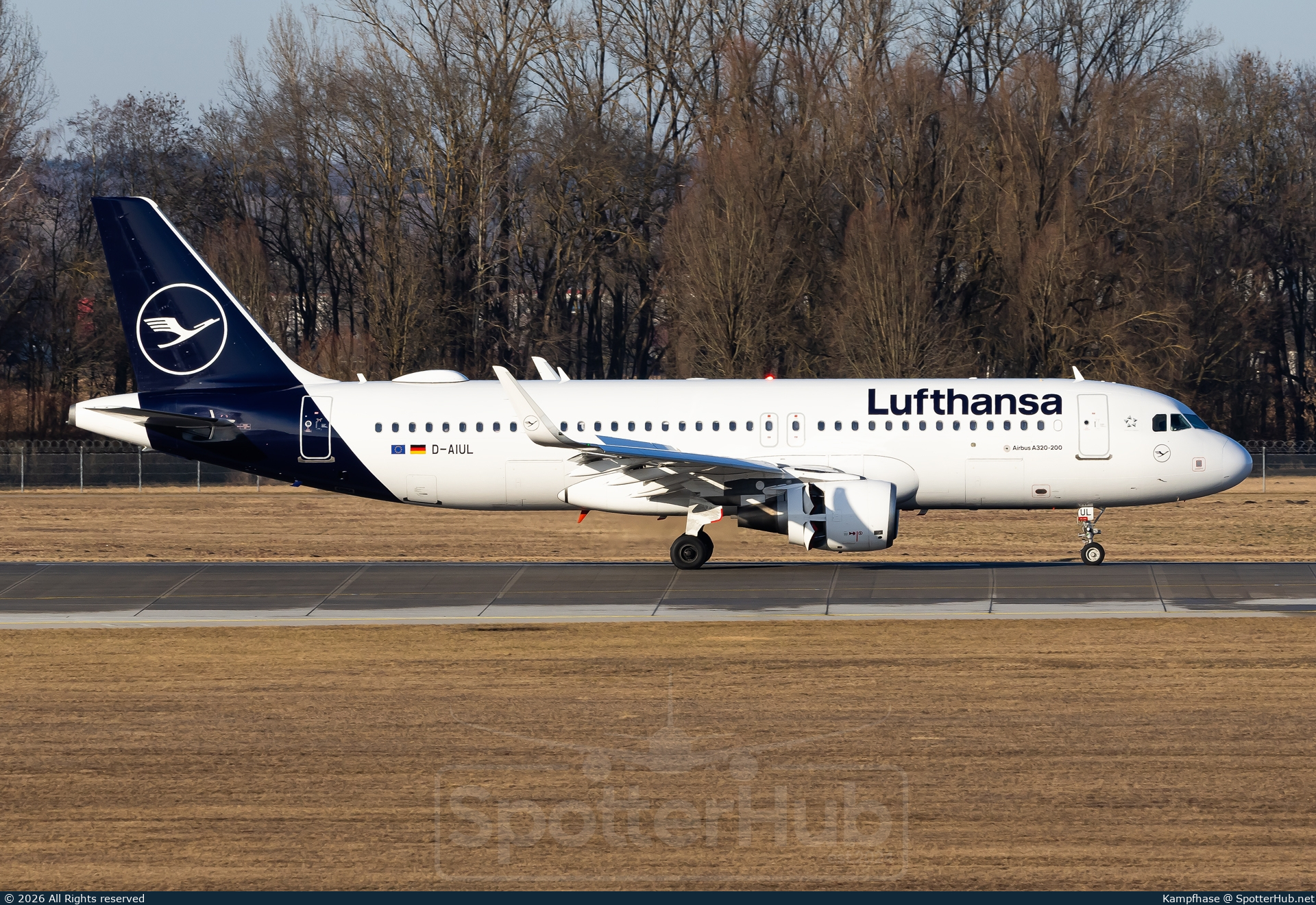 Photo of D-AIUL - Airbus A320-214 operated by Lufthansa