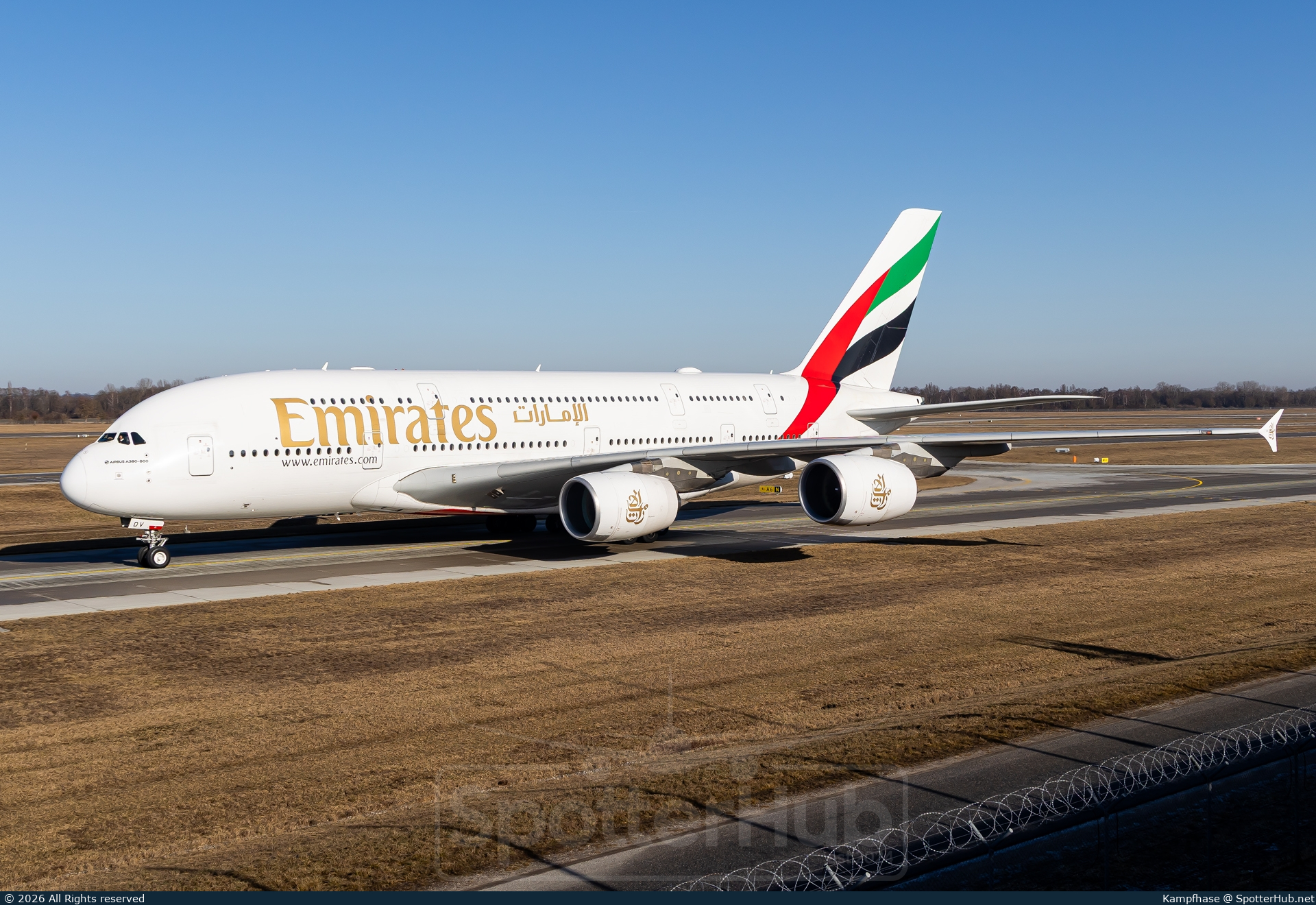 Photo of A6-EDV - Airbus A380-861 operated by Emirates