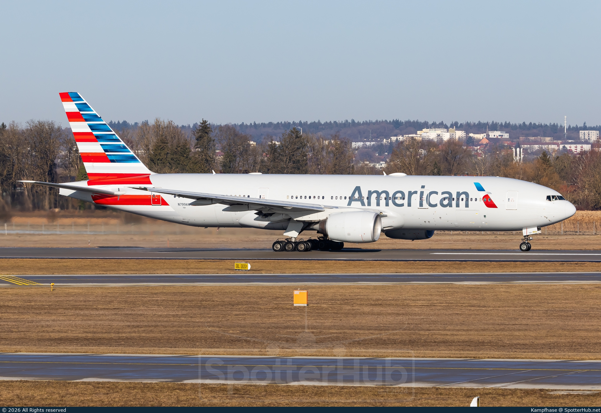 Photo of N799AN - Boeing 777-223(ER) operated by American Airlines