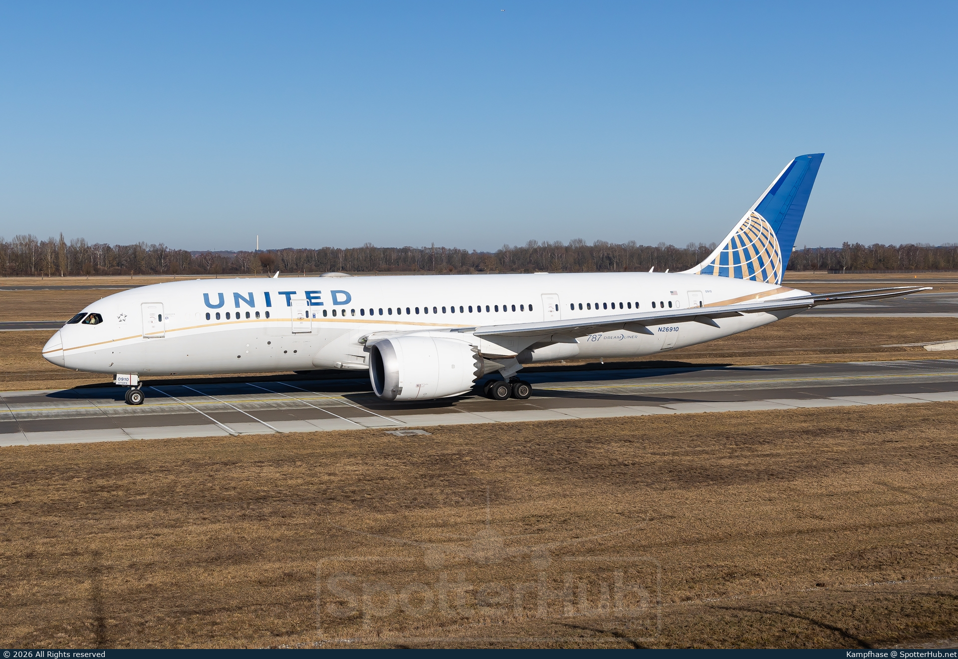 Photo of N26910 - Boeing 787-8 Dreamliner operated by United Airlines