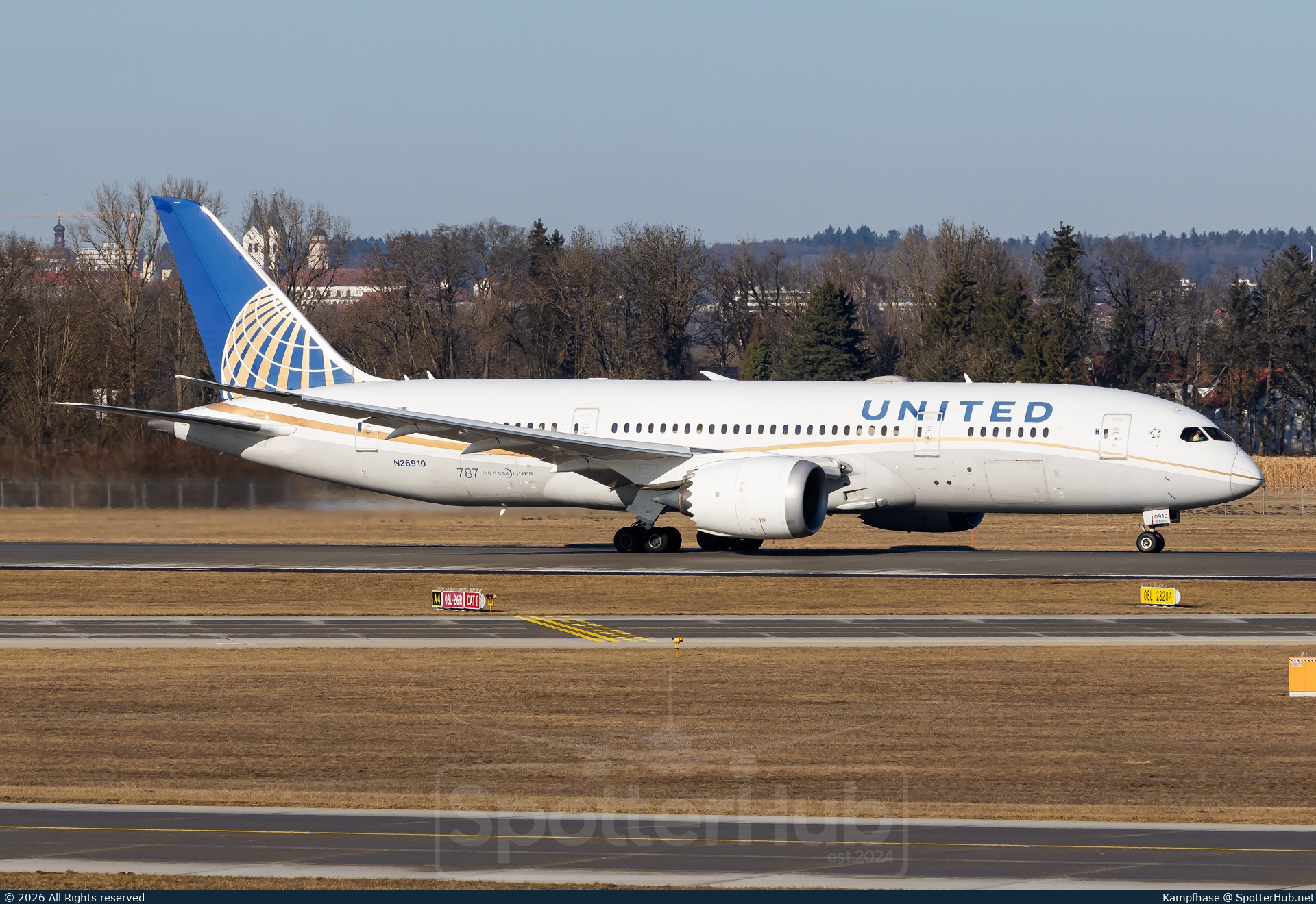 Photo of N26910 - Boeing 787-8 Dreamliner operated by United Airlines