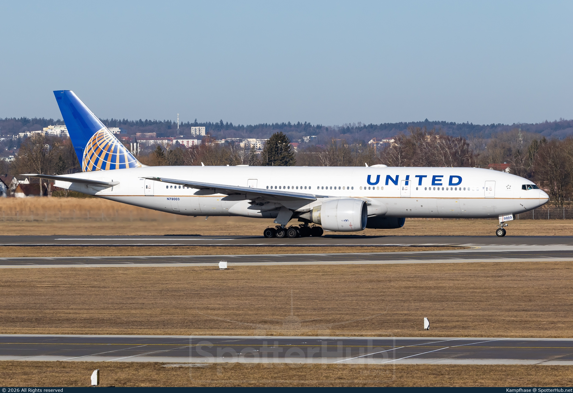 Photo of N78003 - Boeing 777-224(ER) operated by United Airlines