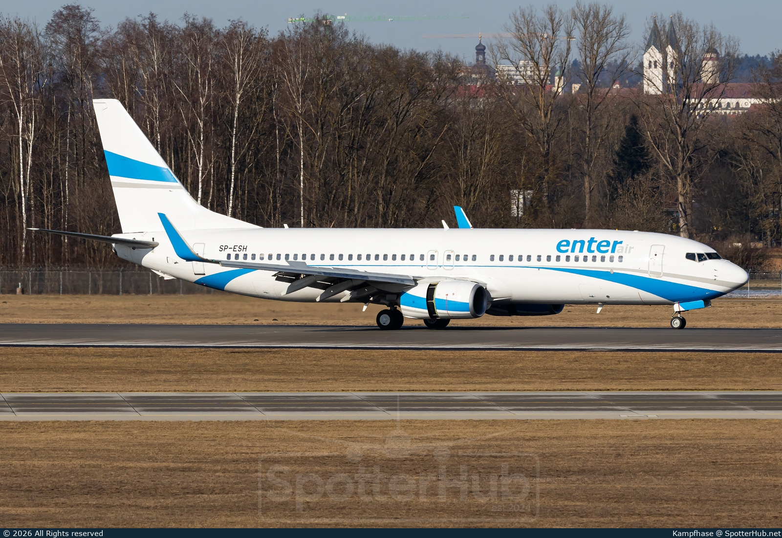 Photo of SP-ESH - Boeing 737-81M operated by Enter Air