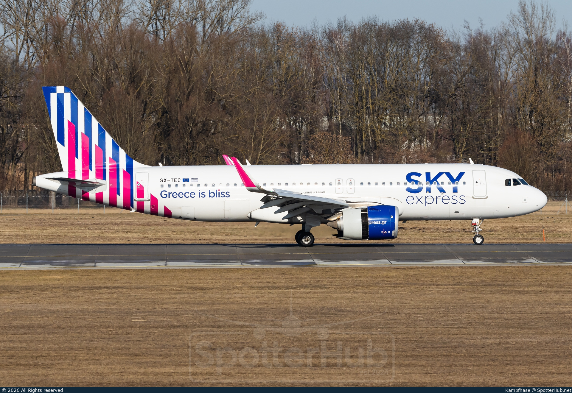 Photo of SX-TEC - Airbus A320-251N operated by Sky Express