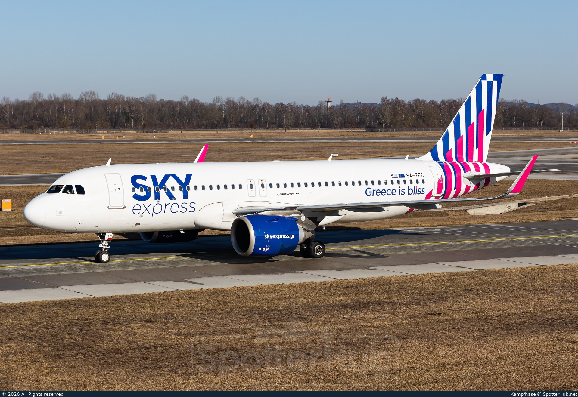 Photo of SX-TEC - Airbus A320-251N operated by Sky Express