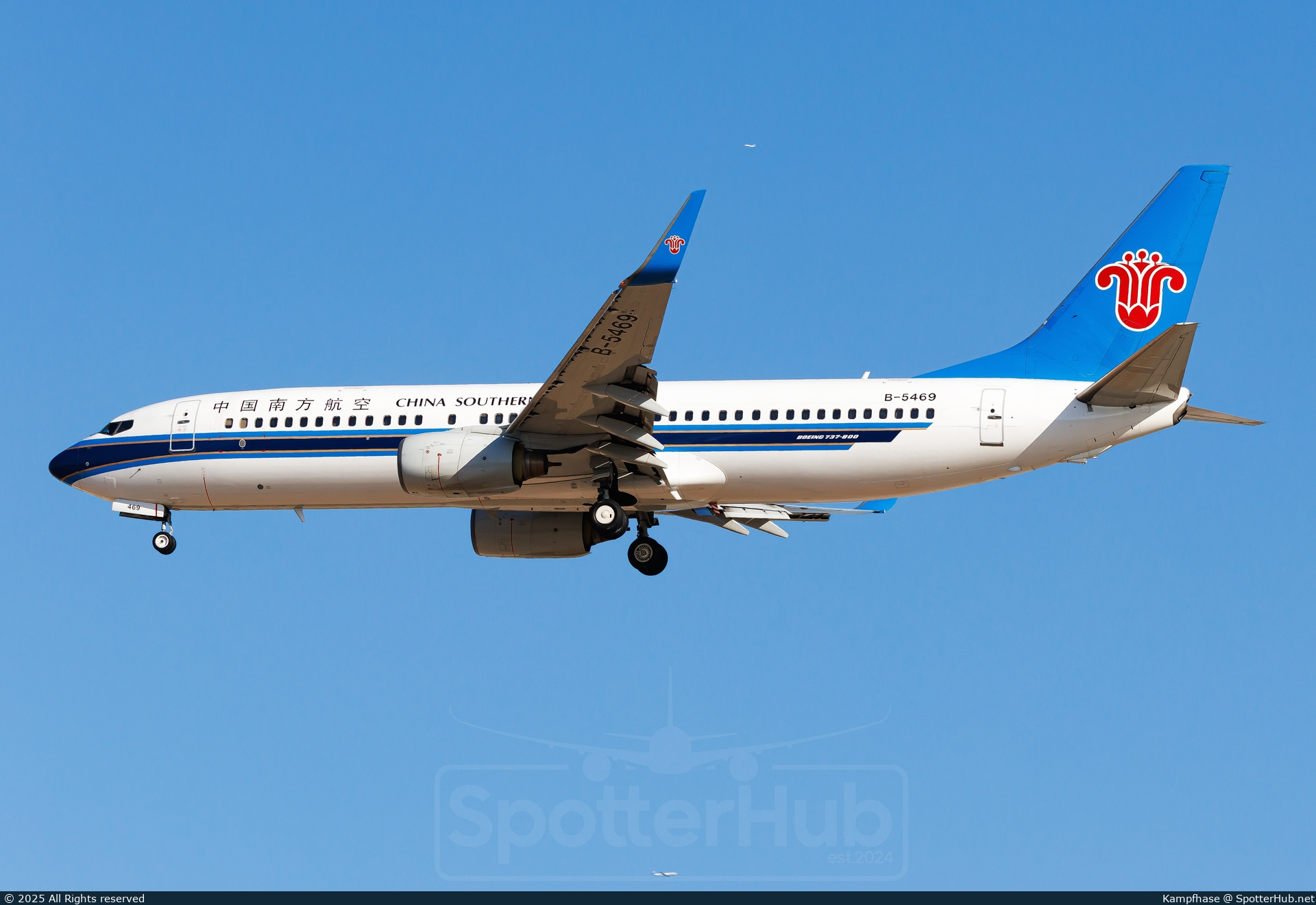 Photo of B-5469 - Boeing 737-81B operated by China Southern Airlines