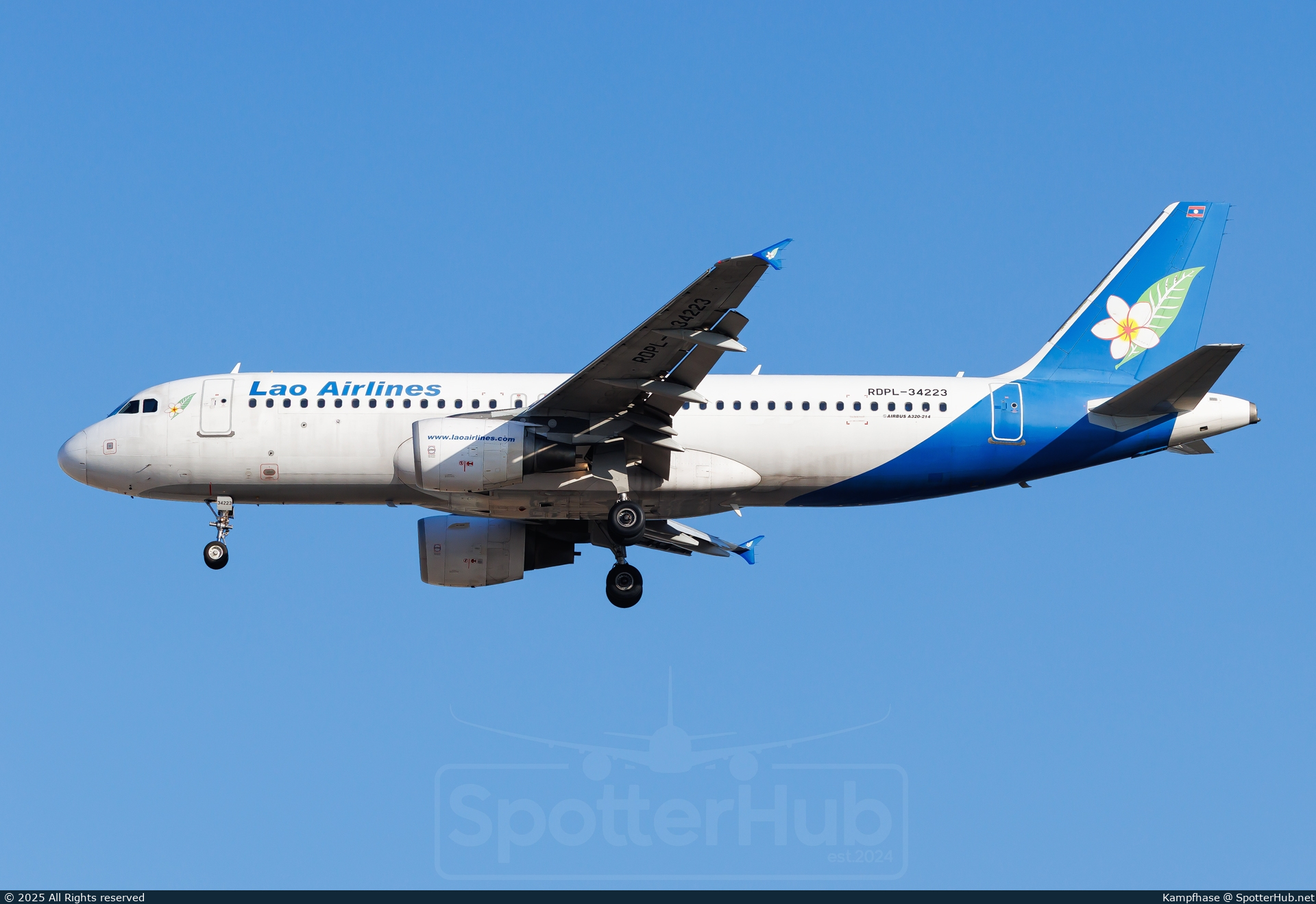 Photo of RDPL-34223 - Airbus A320-214 operated by Lao Airlines