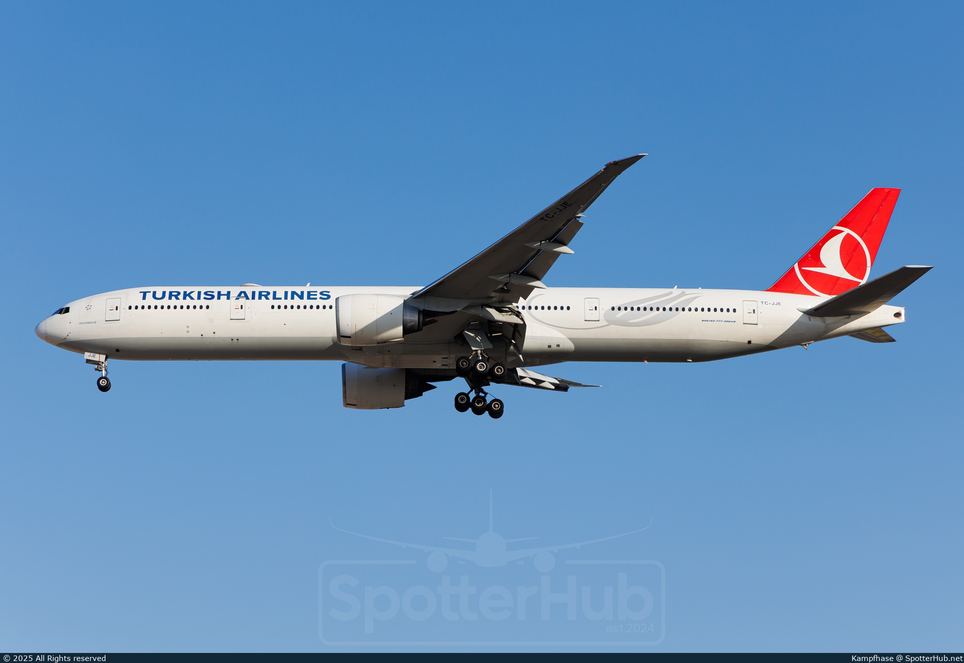 Photo of TC-JJE - Boeing 777-3F2(ER) operated by Turkish Airlines