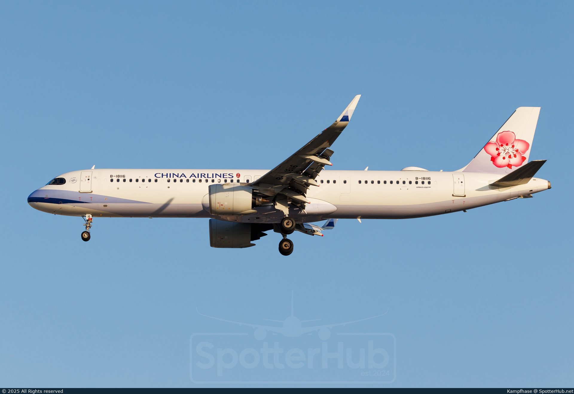 Photo of B-18116 - Airbus A321-271NX operated by China Airlines