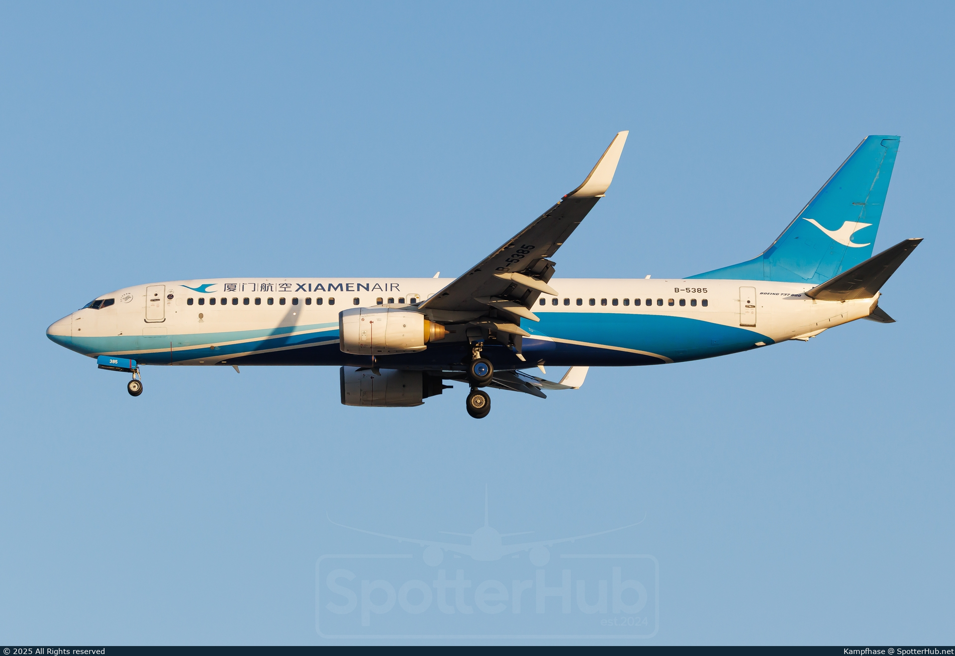 Photo of B-5385 - Boeing 737-86N operated by Xiamen Airlines