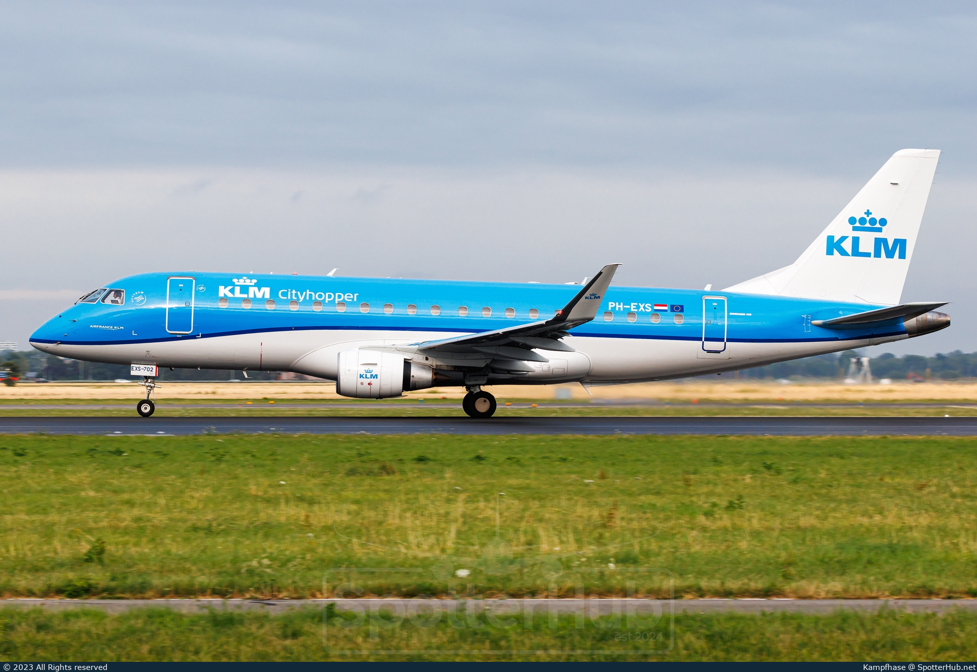Photo of PH-EXS - Embraer ERJ-175STD operated by KLM Cityhopper