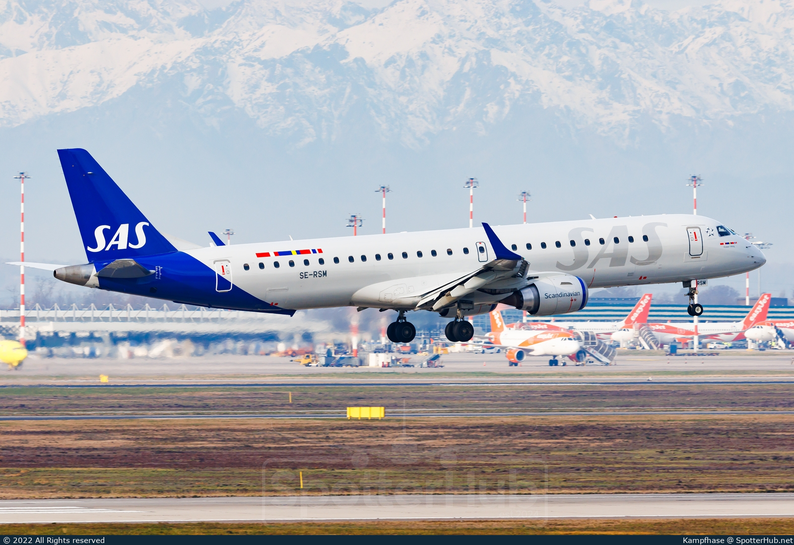 Photo of SE-RSM - Embraer ERJ-195LR operated by SAS Link