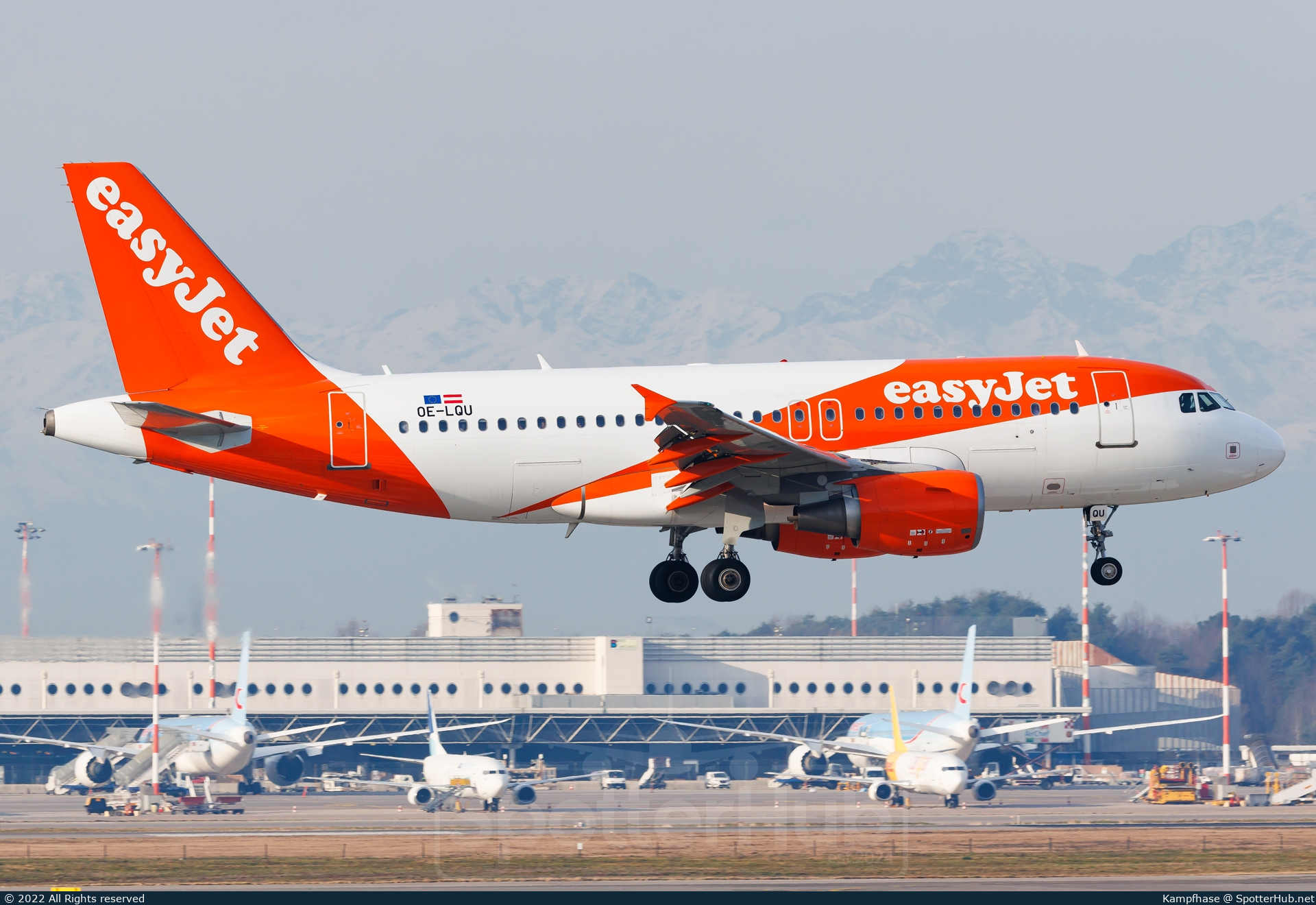 Photo of OE-LQU - Airbus A319-111 operated by easyJet Europe