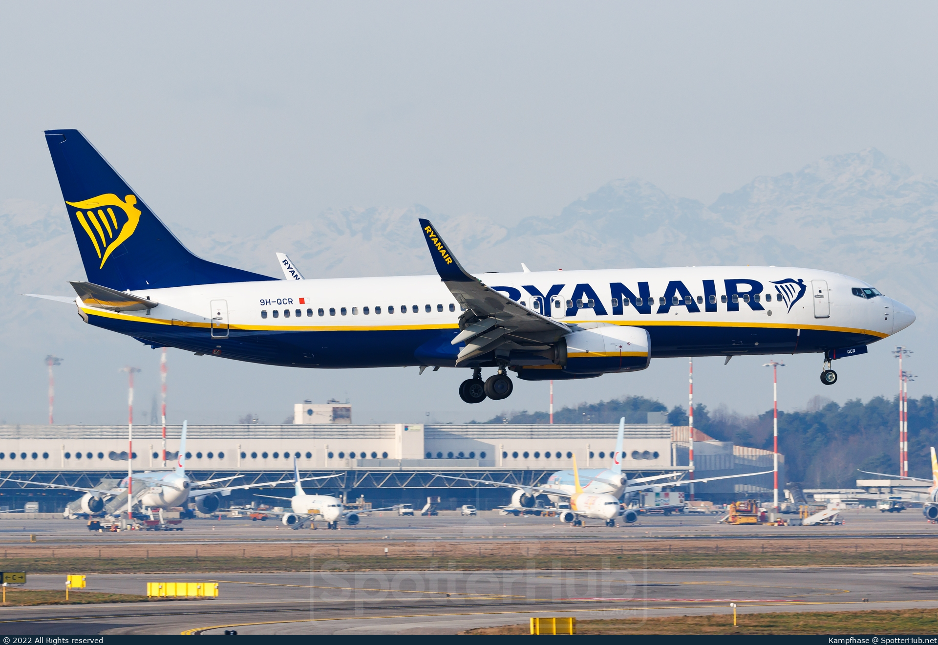 Photo of 9H-QCR - Boeing 737-8AS operated by Ryanair (opb Malta Air)