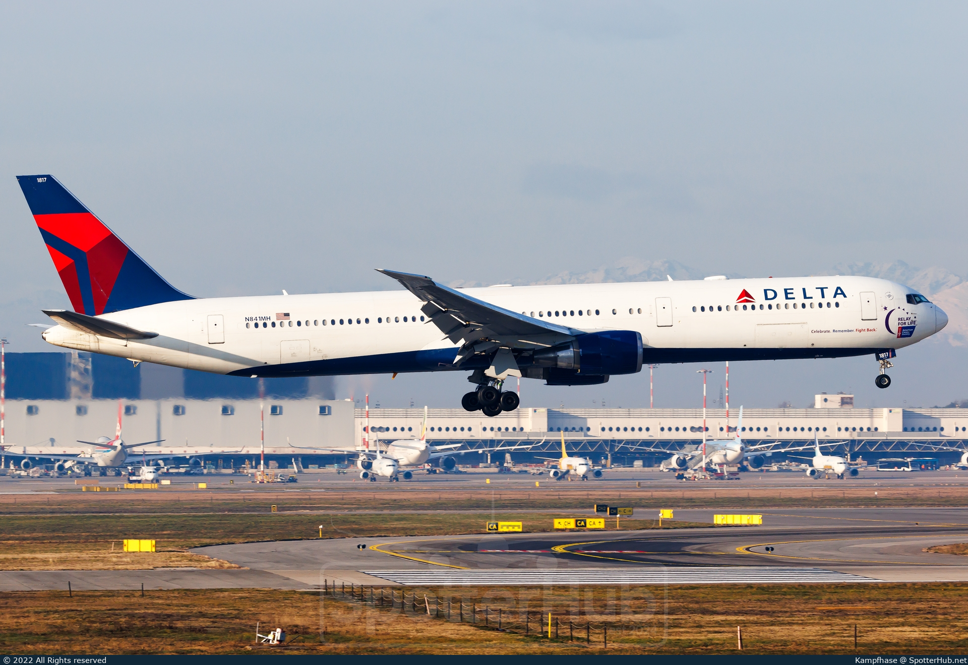 Photo of N841MH - Boeing 767-432(ER) operated by Delta Air Lines