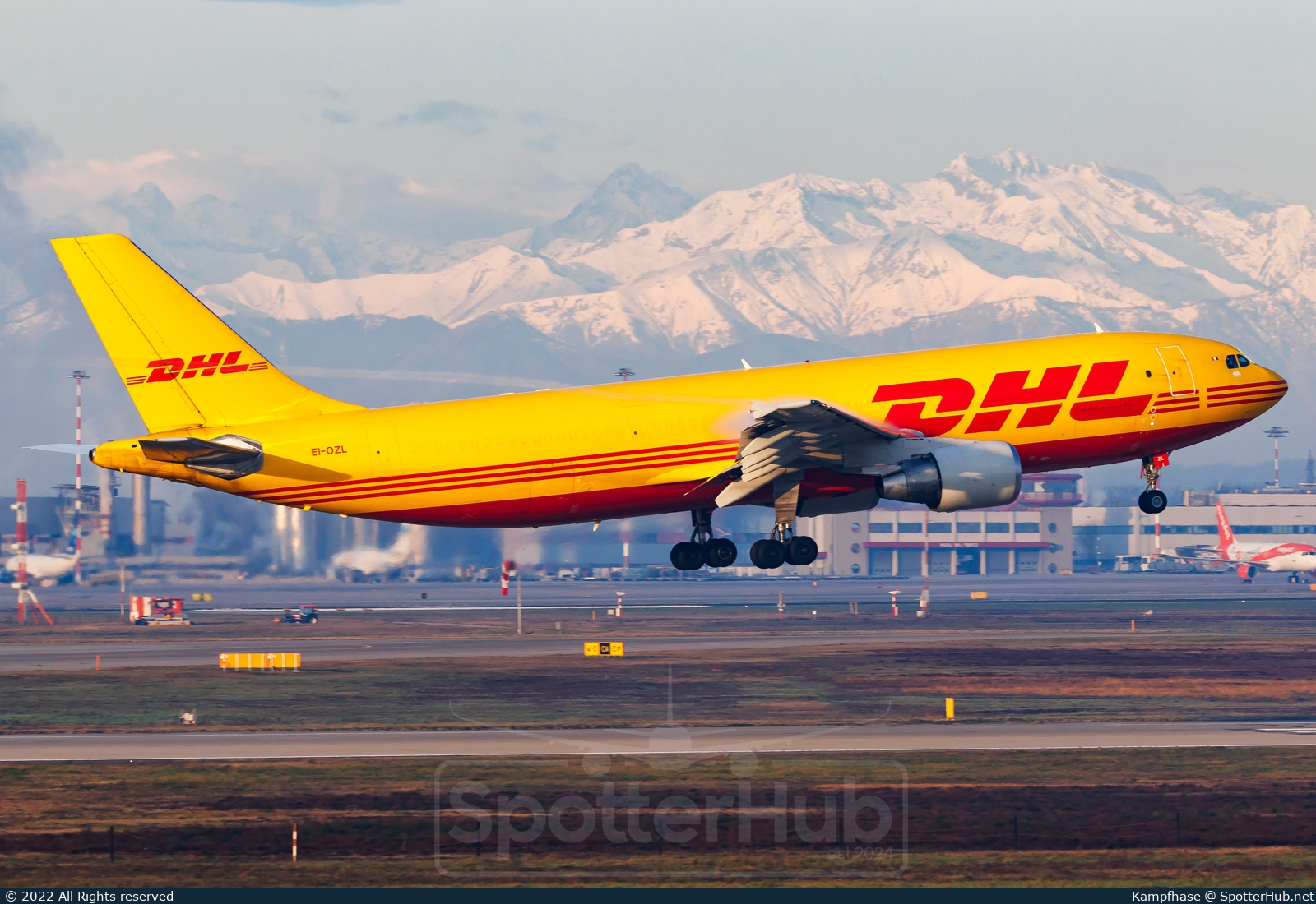 Photo of EI-OZL - Airbus A300B4-622R(F) operated by ASL Airlines Ireland